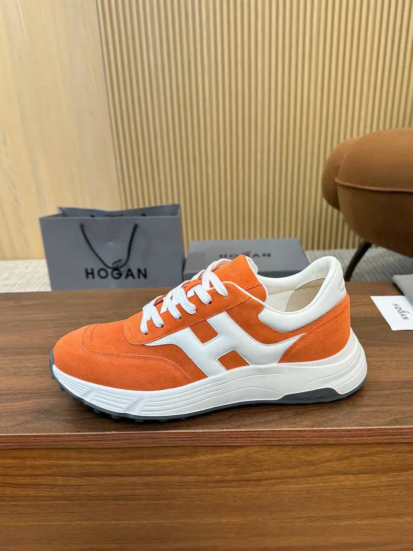 Plant HOGAN·Hogan. 2026New transfer will blow. H-STRIPESA series of couple-skinned old dad's sneakers and leisure sports shoes.. Top Version🔝Original purchase development for sale👍🏻 This sectionH-STRIPESThe series of sneakers were designed to increase their impact in a high-balled depth., It's a new life for the whole shoe., ♪ The shuttle is a dream ♪, - Get the focus., And the modernity of the city.. 🤩 💜Fabulous.: Original custom-made imported cattle leather material 💛Uchi.: In original cow skin. 💚Shoes under the sole.: The only one who's got a very light model is a very high-weight bullet material. ❤️Bottom: NYO4.5cm 🤍Codes: Women36-44, （35/45/46You're gonna have to do it or not.）