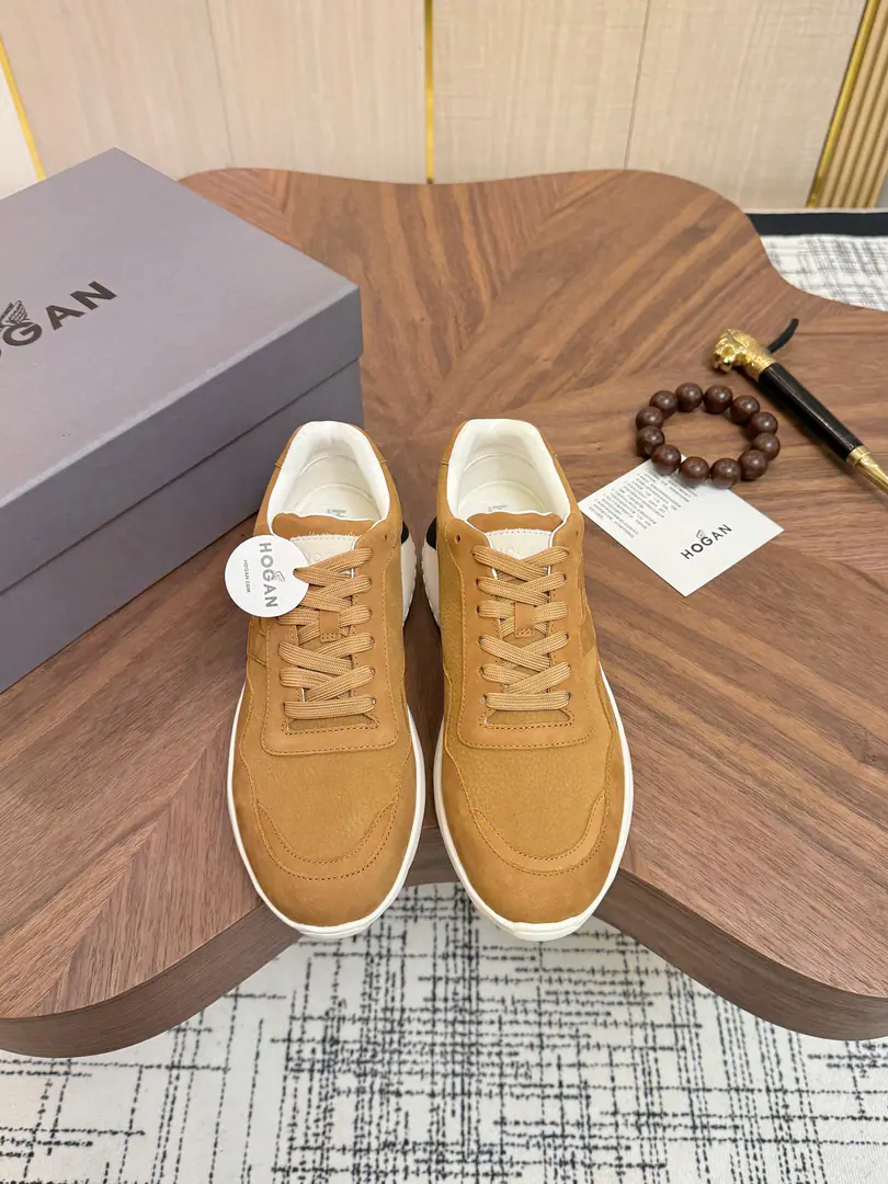 Get out of the factory. Hogan's new money is fresh., HoganMicrobills, leisure sneakers.HXM3710CRNC Same pair of shoes., Lines are loose The soles are light., The inner end of the memory bubble is light and comfortable., Headstart.. 35-44Code, 45- It's a deal.. The transmission will blow.……