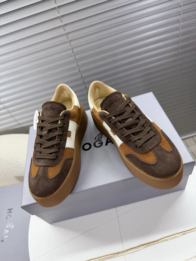 Hogan——New sneakers., Biscuit shoes., - Thick shoes., - Tetsu.…… Red book to cut the money.~~~Increase6cm（Ta-choo.） Cow skins, colored noodles., Inside leather., Leather-net latte-stamp feet., HThe wind is back., - A vacuum.PU- The bubble.~~ It's a classic., Leisure sports⚠️ Female35—40Positive