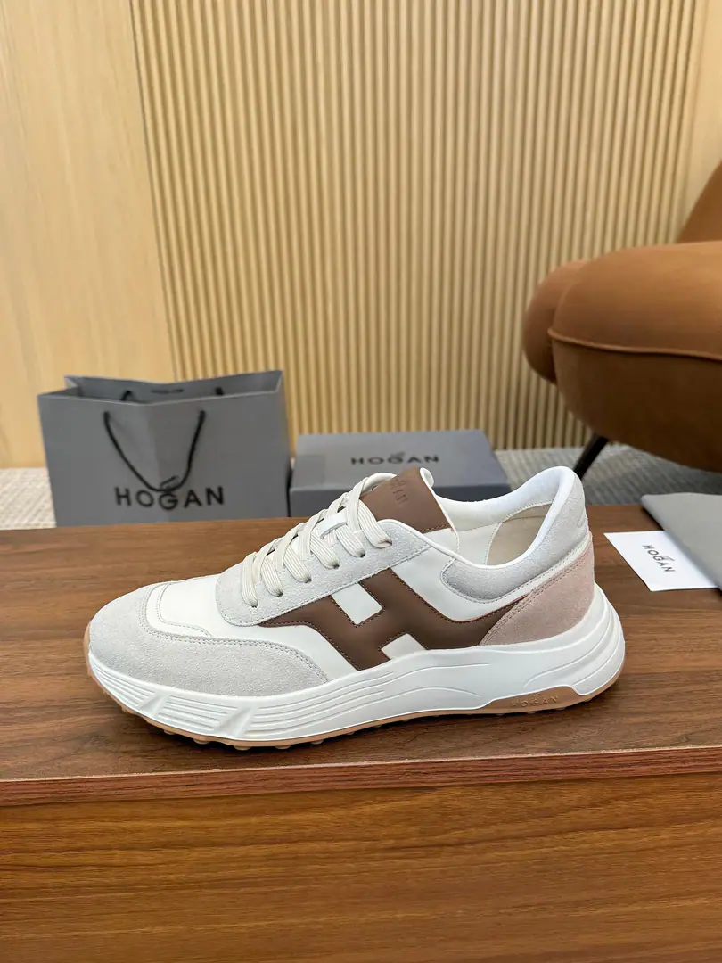 Plant HOGAN·Hogan. 2026New transfer will blow. H-STRIPESA series of couple-skinned old dad's sneakers and leisure sports shoes.. Top Version🔝Original purchase development for sale👍🏻 This sectionH-STRIPESThe series of sneakers were designed to increase their impact in a high-balled depth., It's a new life for the whole shoe., ♪ The shuttle is a dream ♪, - Get the focus., And the modernity of the city.. 🤩 💜Fabulous.: Original custom-made imported cattle leather material 💛Uchi.: In original cow skin. 💚Shoes under the sole.: The only one who's got a very light model is a very high-weight bullet material. ❤️Bottom: NYO4.5cm 🤍Codes: Women36-44, （35/45/46You're gonna have to do it or not.）