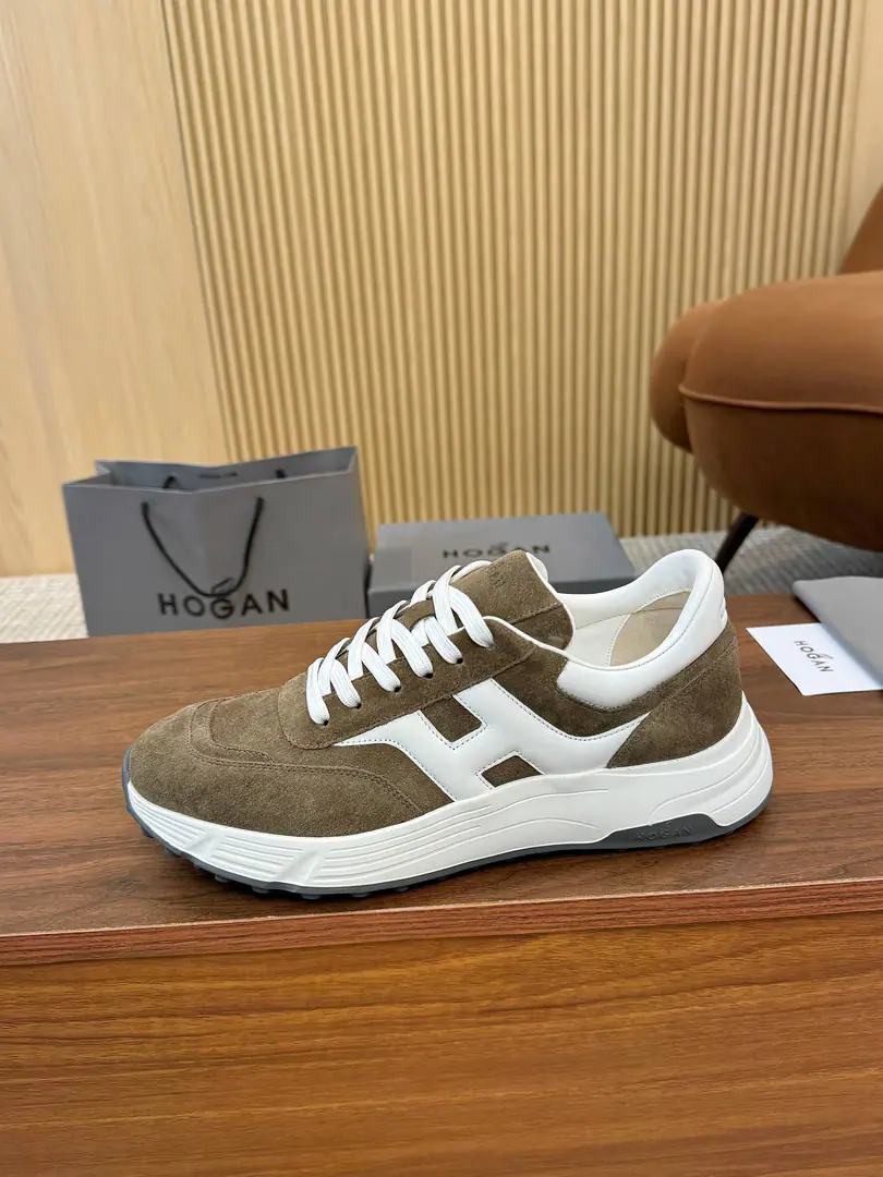 Plant HOGAN·Hogan. 2026New transfer will blow. H-STRIPESA series of couple-skinned old dad's sneakers and leisure sports shoes.. Top Version🔝Original purchase development for sale👍🏻 This sectionH-STRIPESThe series of sneakers were designed to increase their impact in a high-balled depth., It's a new life for the whole shoe., ♪ The shuttle is a dream ♪, - Get the focus., And the modernity of the city.. 🤩 💜Fabulous.: Original custom-made imported cattle leather material 💛Uchi.: In original cow skin. 💚Shoes under the sole.: The only one who's got a very light model is a very high-weight bullet material. ❤️Bottom: NYO4.5cm 🤍Codes: Women36-44, （35/45/46You're gonna have to do it or not.）