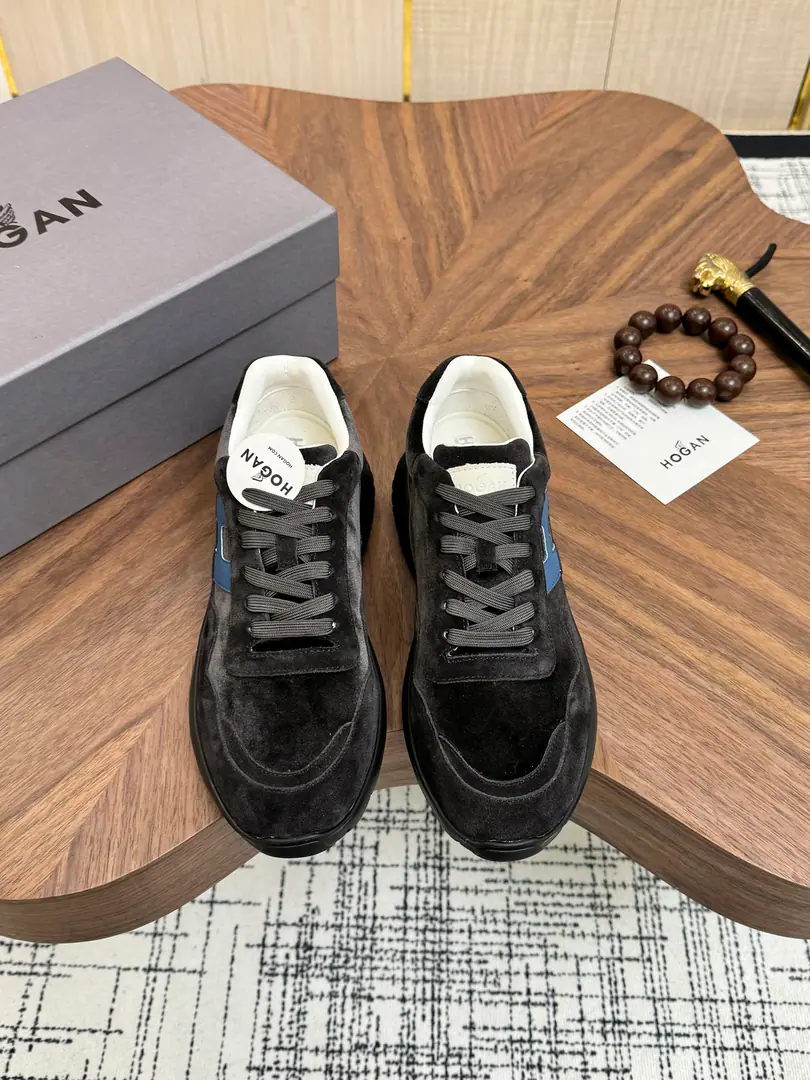 Get out of the factory. Hogan's new money is fresh., HoganMicrobills, leisure sneakers.HXM3710CRNC Same pair of shoes., Lines are loose The soles are light., The inner end of the memory bubble is light and comfortable., Headstart.. 35-44Code, 45- It's a deal.. The transmission will blow.……