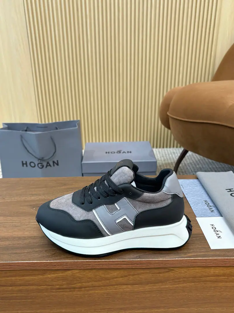Plant HOGAN·Hogan. New transfer will blow. H-STRIPESA series of couple-skinned old dad's sneakers and leisure sports shoes.. Top Version🔝Original purchase development for sale👍🏻 This sectionH-STRIPESThe series of sneakers were designed to increase their impact in a high-balled depth., It's a new life for the whole shoe., ♪ The shuttle is a dream ♪, - Get the focus., And the modernity of the city.. 🤩 💜Fabulous.: Original custom-made imported cattle leather material 💛Uchi.: In original cow skin. 💚Shoes under the sole.: The only one who's got a very light model is a very high-weight bullet material. ❤️Bottom: NYO4.5cm 🤍Codes: Women35-45