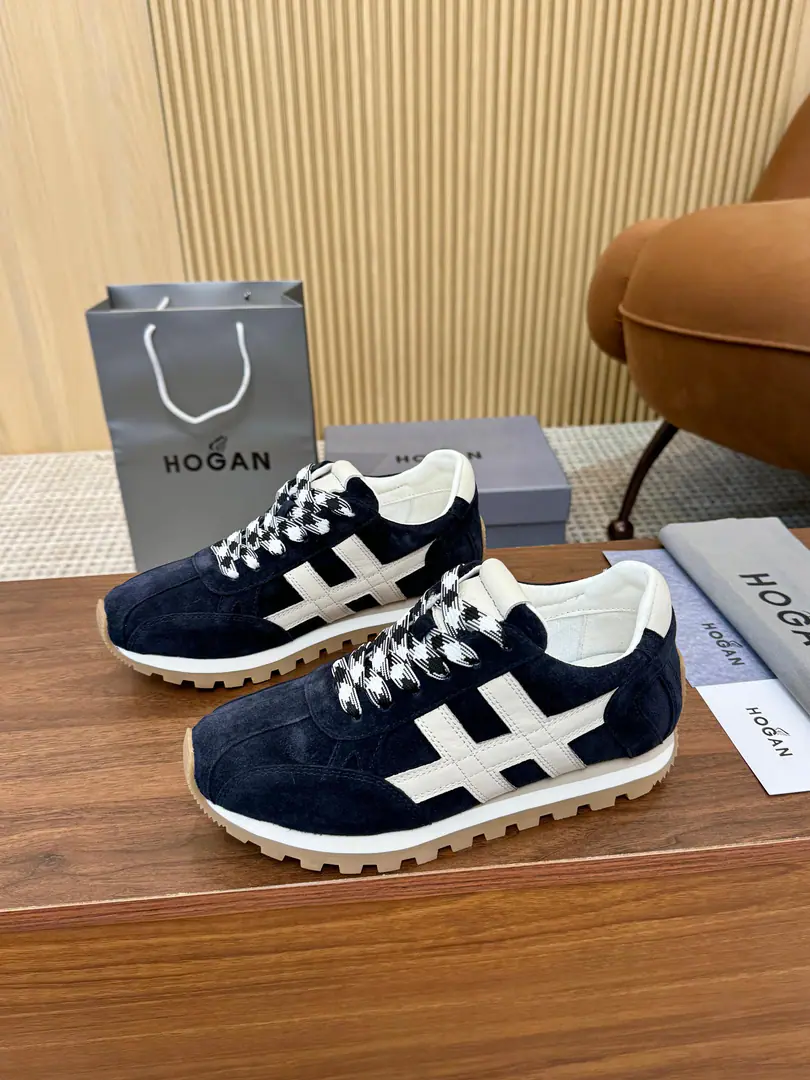Plant Hogan's new., HOGANA couple's new item.86erSeriesH Retro recreational shoes., Shoe belt design, It's a little delicate and a little more obvious., The soles of the shoe are embedded in the outdoor boots element., Shoe-faced strips flow., It's made of polished leather., Morden Fashion, A couple of elegant mounds., The inner depth of the memory bubble is soft and comfortable.. The goddess of the man must choose the shoes., 35-44, （45/46Do it.）, The transmission will blow.……. [John.][John.][John.]