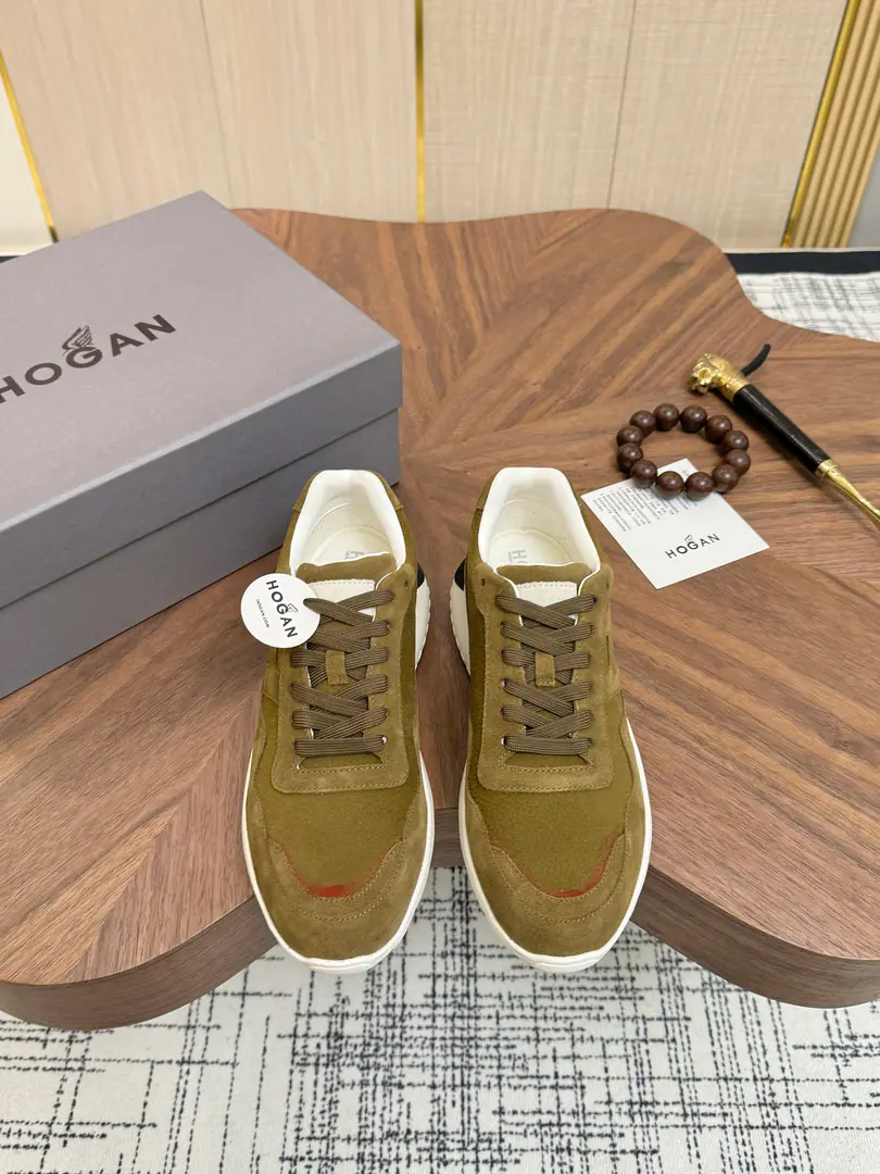 Get out of the factory. Hogan's new money is fresh., HoganMicrobills, leisure sneakers.HXM3710CRNC Same pair of shoes., Lines are loose The soles are light., The inner end of the memory bubble is light and comfortable., Headstart.. 35-44Code, 45- It's a deal.. The transmission will blow.……