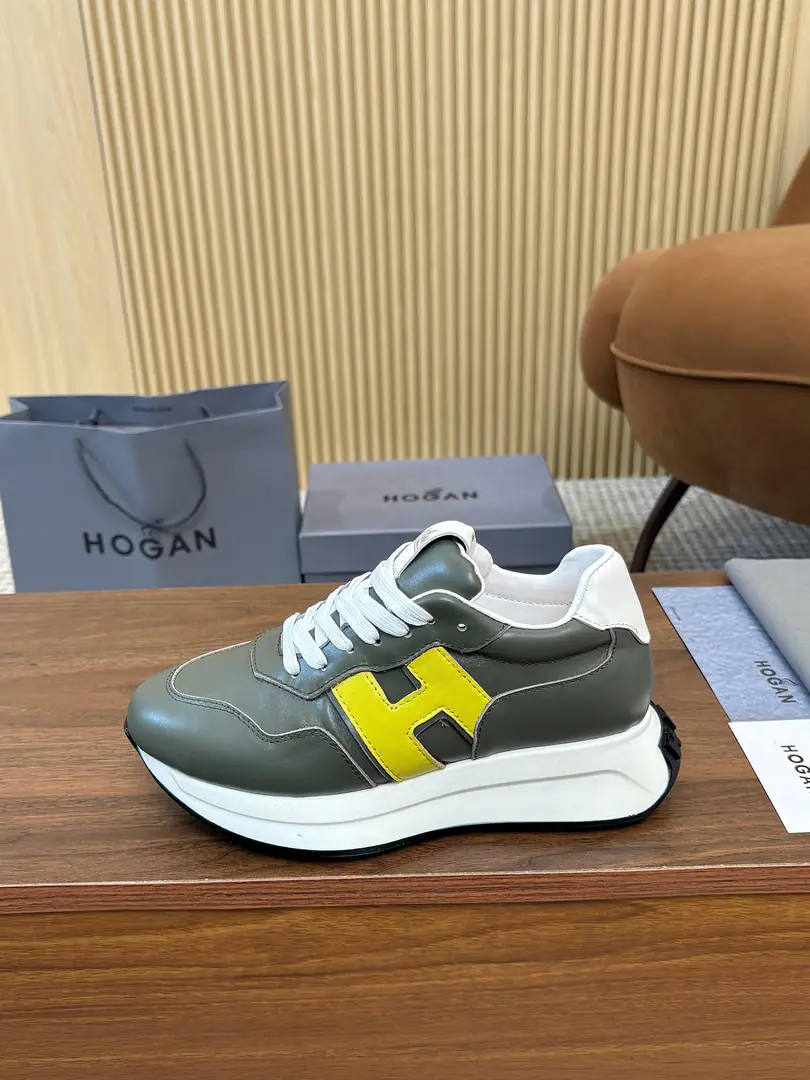 Plant HOGAN·Hogan. New transfer will blow. H-STRIPESA series of couple-skinned old dad's sneakers and leisure sports shoes.. Top Version🔝Original purchase development for sale👍🏻 This sectionH-STRIPESThe series of sneakers were designed to increase their impact in a high-balled depth., It's a new life for the whole shoe., ♪ The shuttle is a dream ♪, - Get the focus., And the modernity of the city.. 🤩 💜Fabulous.: Original custom-made imported cattle leather material 💛Uchi.: In original cow skin. 💚Shoes under the sole.: The only one who's got a very light model is a very high-weight bullet material. ❤️Bottom: NYO4.5cm 🤍Codes: Women35-45