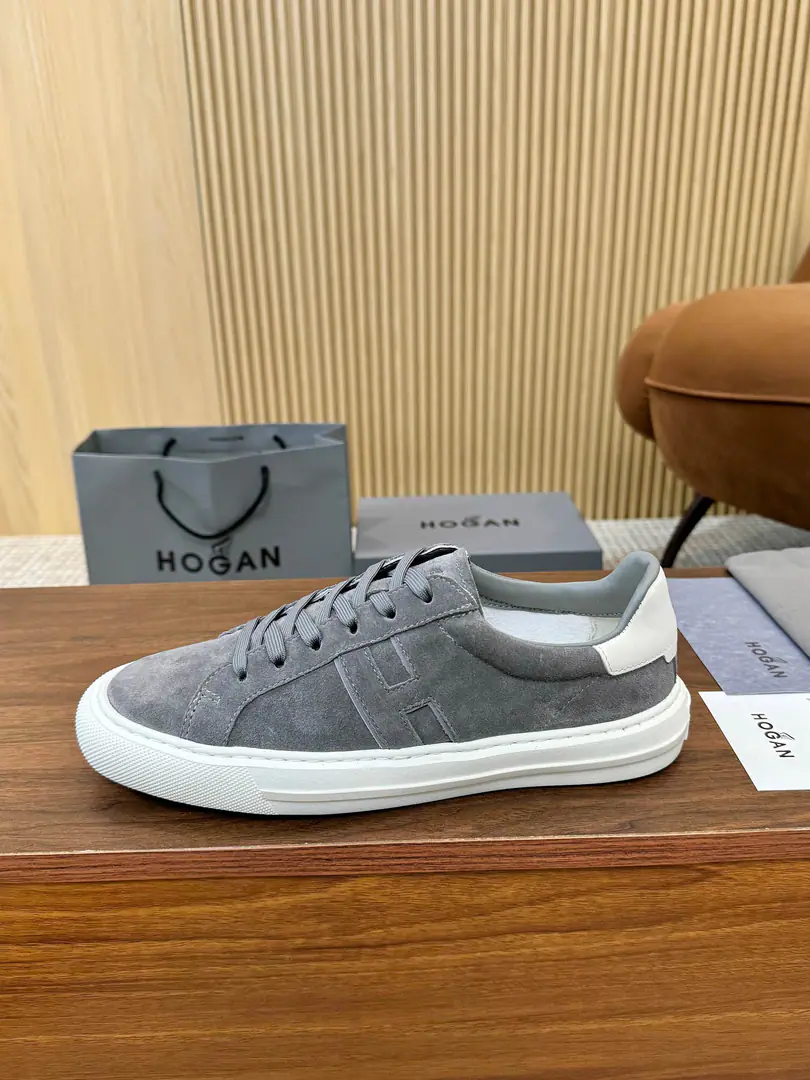 Hogan's new money.HOGAN H Sports and leisure shoes, From90The ice skating movement. Girrit.. The City of the City., I'll put my body on the table., Smart Line, ♪ And so proud ♪ Like, ♪ And the modern city of cooledi. A piece of design package.HLetter, It's a special projection.H, I'm wearing a light shirt., Sports classic leisure shoes. Fabulous., Fly-feather., Bullskins., The soles are so light, they're soaking., The sticker's on the shoe.. Comfortable memory bubbles., Easy to pick., Add a personality to the recreational costumes. 39-44Code（38/45/46You're gonna have to do it or not.）The transmission will blow.………