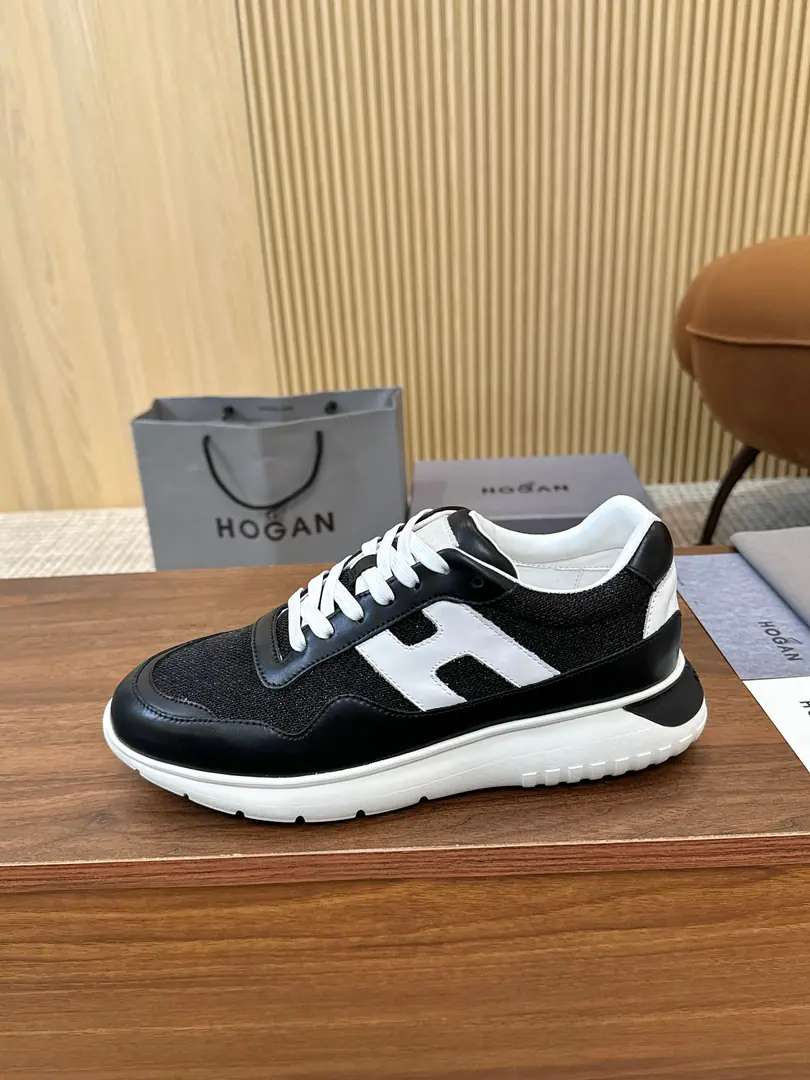 Plant Hogan's new money is fresh., HoganMicrobills, leisure sneakers.HXM3710CRNC Same pair of shoes., Lines are loose The soles are light., The inner end of the memory bubble is light and comfortable., Headstart.. 35-44Code, 45- It's a deal.. The transmission will blow.🔥
