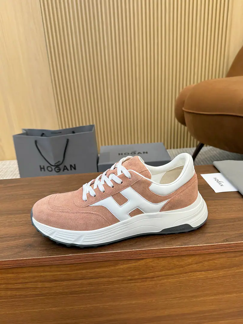 Plant HOGAN·Hogan. 2026New transfer will blow. H-STRIPESA series of couple-skinned old dad's sneakers and leisure sports shoes.. Top Version🔝Original purchase development for sale👍🏻 This sectionH-STRIPESThe series of sneakers were designed to increase their impact in a high-balled depth., It's a new life for the whole shoe., ♪ The shuttle is a dream ♪, - Get the focus., And the modernity of the city.. 🤩 💜Fabulous.: Original custom-made imported cattle leather material 💛Uchi.: In original cow skin. 💚Shoes under the sole.: The only one who's got a very light model is a very high-weight bullet material. ❤️Bottom: NYO4.5cm 🤍Codes: Women36-44, （35/45/46You're gonna have to do it or not.）