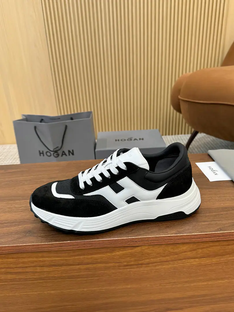 Plant HOGAN·Hogan. 2026New transfer will blow. H-STRIPESA series of couple-skinned old dad's sneakers and leisure sports shoes.. Top Version🔝Original purchase development for sale👍🏻 This sectionH-STRIPESThe series of sneakers were designed to increase their impact in a high-balled depth., It's a new life for the whole shoe., ♪ The shuttle is a dream ♪, - Get the focus., And the modernity of the city.. 🤩 💜Fabulous.: Original custom-made imported cattle leather material 💛Uchi.: In original cow skin. 💚Shoes under the sole.: The only one who's got a very light model is a very high-weight bullet material. ❤️Bottom: NYO4.5cm 🤍Codes: Women36-44, （35/45/46You're gonna have to do it or not.）