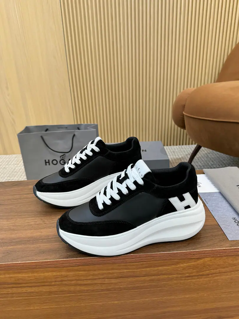 HoganHogan. The latest blast.ChunkySeriesH Thick Leisure Sports shoes HOGAN ChunkySports and leisure shoes are designed with a new sculptural sense structure, It's a thick shoe., I'm comfortable with my feet and I'm not so bad at all., The details of the style of motion and the heart of the world., Metal leather and web-eyes are made through craft and heart., Shoe-side line round and soft Send a cabinet for fine packaging🛍📦 ▪️Fabulous.: Original customized import of head-level cattle skin ▪️Uchi.: Customize the import into the air network. ▪️Shoes under the sole.: Original model rubber bubble material ▪️Bottom: 5.5CM ▪️Size: Female35-40（41You're gonna have to do it or not.）The transmission will blow.. [John.][John.][John.]