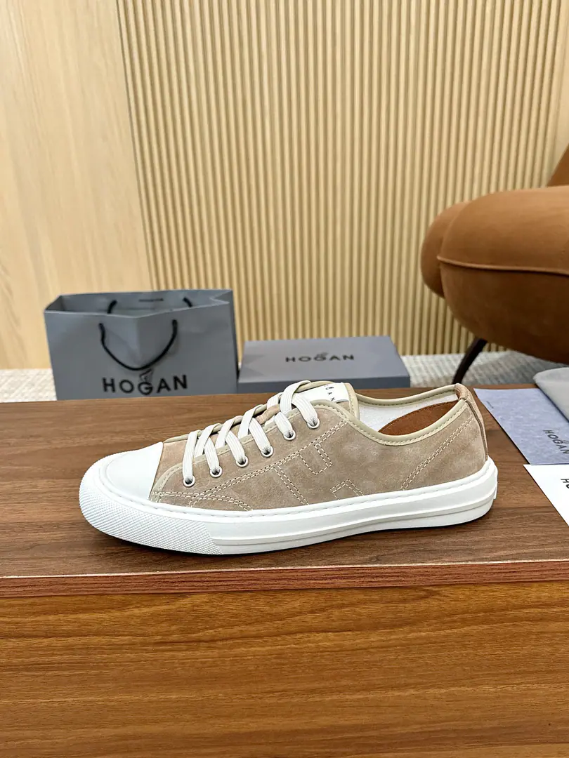 Hogan's new money.HOGAN H Series90The season skateboards inspired the use of cow-coated fabric., The cargo. HXM6910FZ60UYD01VU Functions, Easy. Pattern, Sports and leisure shoes Fabulous., Fly-feather., Bullskins., The soles are so light, they're soaking., The sticker's on the shoe., The dew., Sides are sewn.HForm ID, Create a stereo effect of a layered shadow. Comfortable memory bubbles., Easy to pick., Add a personality to the recreational costumes. 39-44Code（38/45/46You're gonna have to do it or not.）The transmission will blow.………