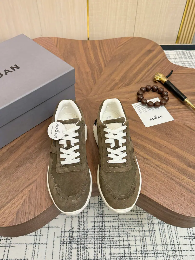 Get out of the factory. Hogan's new money is fresh., HoganMicrobills, leisure sneakers.HXM3710CRNC Same pair of shoes., Lines are loose The soles are light., The inner end of the memory bubble is light and comfortable., Headstart.. 35-44Code, 45- It's a deal.. The transmission will blow.……
