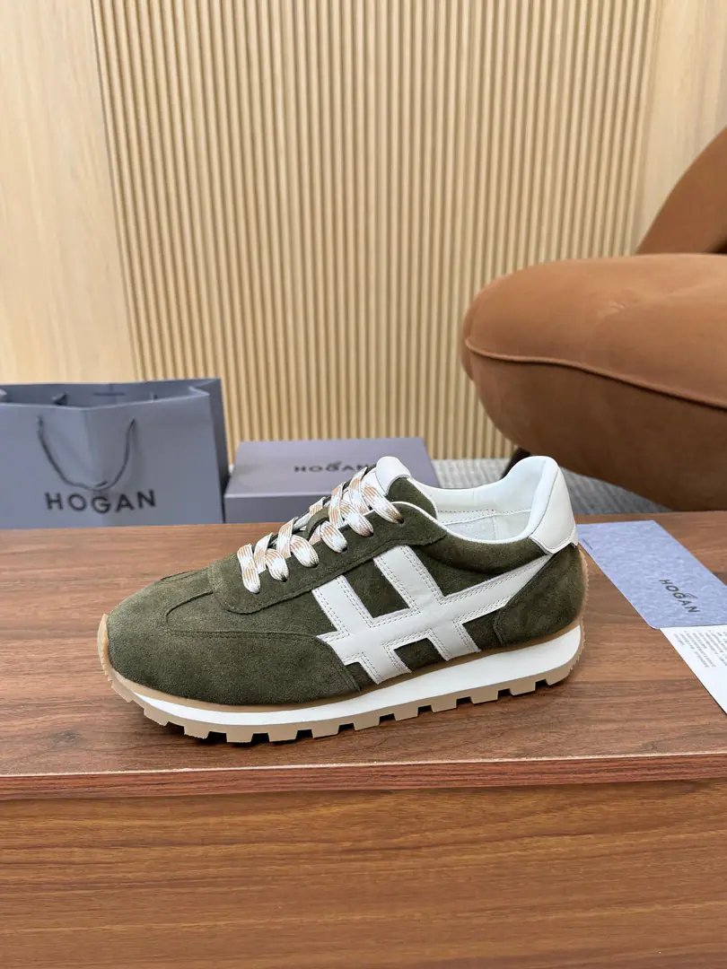 Plant Hogan's new money. HOGANThe bomb number.: HXM7010FZ80UHO01VUBLUE Goods Card: hogan Goods Synchronising folder: HOGAN Men's sneakers. HXM7010Fz80uH ubLue SS2026 Colours: You can choose whatever you want. Origin: Italy et al.（Possible differences in procurement batches, There's a difference in the origin.） Applicable population: Men Introduction to commodities: The cargo.: HXM7010FZ80UHO01VUBLUE Fabulous.: ％Leather description: 86ER SNEAKERS, I'm gonna get a good shot., 35-44Code（45/46Do it.）The transmission will blow.……