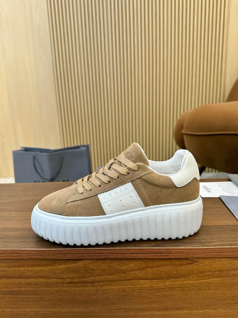 Plant HOGAN·Hogan. New transfer will blow. H-STRIPESA series of couple-ass, cracker-ass, boat-shoes and leisure sneakers.. Top Version🔝Original purchase development for sale👍🏻 This sectionH-STRIPESThe series of sneakers are designed with a thick base of vertical bars and twigs., It's a new life for the whole shoe., ♪ The shuttle is a dream ♪, - Get the focus., And the modernity of the city.. 🤩 💜Fabulous.: Original custom-made imported cattle leather material 💛Uchi.: The original custom-made air network. 💚Shoes under the sole.: The exclusive model is super light-blowing. ❤️Bottom: NYO5.5cm 🤍Codes: 35-44 ​