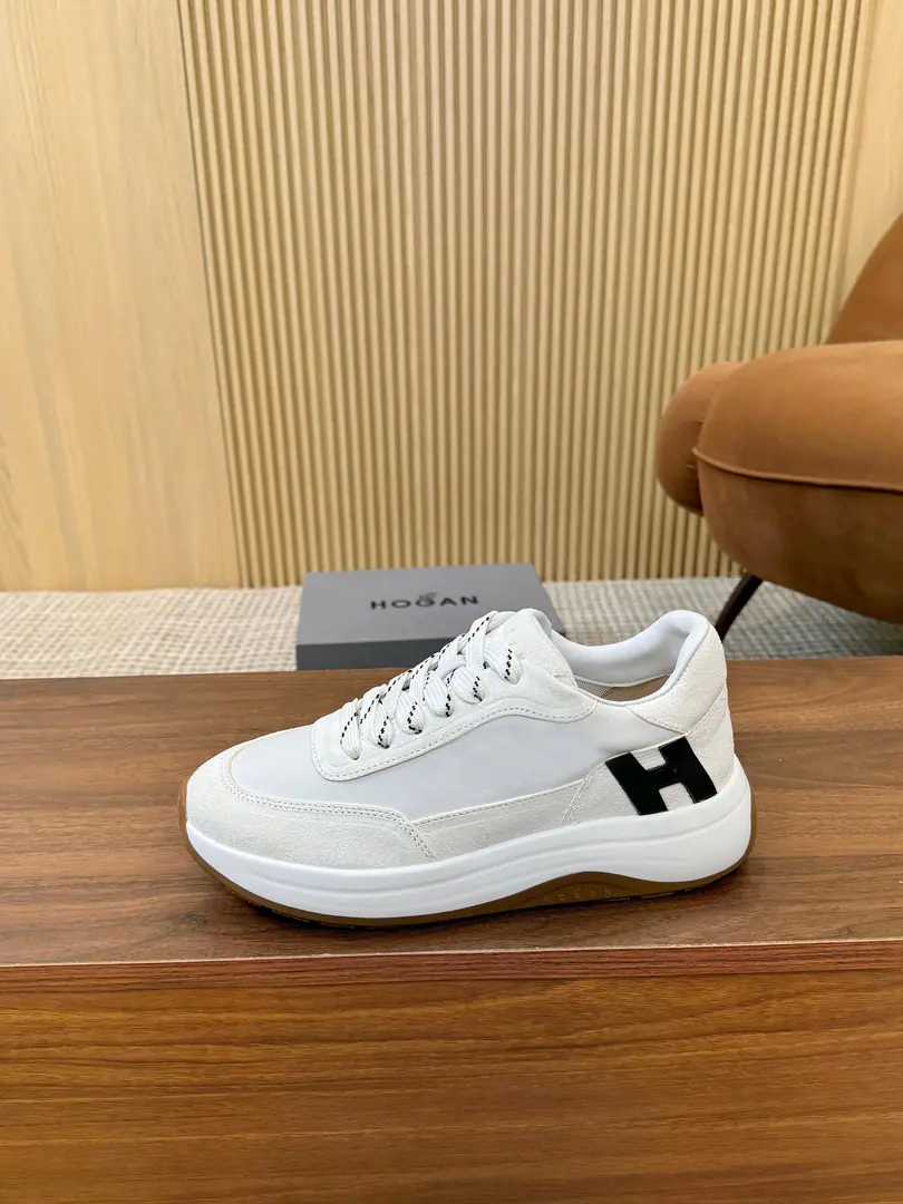 Plant Hogan's new money. HOGAN, H &Chunky Section, Line flow, The heart of the craft., Colored inspiration comes from the urban world.. HOGAN Leisure shoes are made of soft Napa leather., Base High: 4.8CM, SidesarkHAlphabet ID, It's a light skin with a sawing edge., It's a flexible dress experience., Comfortable memory bubbles., Easy to pick., Add a personality to the recreational costumes. 39-44（38/45/46Do it.）The transmission will blow.[Blast.][Blast.][Blast.][John.][John.][John.]…….
