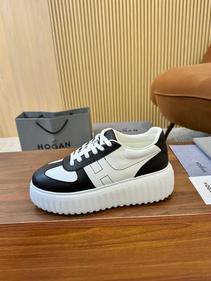 Get out of the factory. HOGAN·Hogan. The latest transfer is going to blow. H-STRIPESA series of couple-ass, cracker-ass, boat-shoes and leisure sneakers.. Top Version🔝Original purchase development for sale👍🏻 This sectionH-STRIPESThe series of sneakers are designed with a thick base of vertical bars and twigs., It's a new life for the whole shoe., ♪ The shuttle is a dream ♪, - Get the focus., And the modernity of the city.. 🤩 💜Fabulous.: Original custom-made imported cattle leather material 💛Uchi.: The original custom-made air network. 💚Shoes under the sole.: The exclusive model is super light-blowing. ❤️Bottom: NYO5.5cm 🤍Codes: 35-44, 45/46Do it. ​ ​