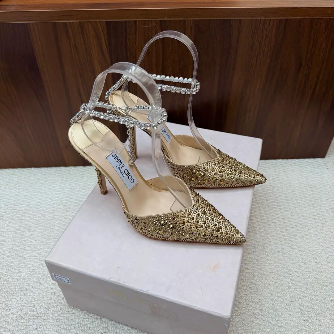 Aquatic Star🌃 ⚠️2026New Colour 🎀Jimmy Choo🎀Morten's shoe., The street tap.SAECrystal chains, heels. Trailer Series Fancy scalding diamond. - The rainbows. （The whole shoe is schwarochian.）Personal sandals., 99％ A unique individual., Add1%It's a great inspiration., It's full of movies., You'll be a big piece in seconds.. Light it up., Show off., Romantic writing is ready., Lighten up your good mood.. ➰Heel is a man-made drill., Original custom-made crystal drilling necklace embedded in secret, Weave the starlight screens. Fabulous.: It's a very high-quality silk drill. Inner: - Good little sheep. Otsumi!: Italy IIIATier cattle skin. He's tall.: 10cm Codes: 35－39 （40, 41, 42 I'll make sure I don't change it.）