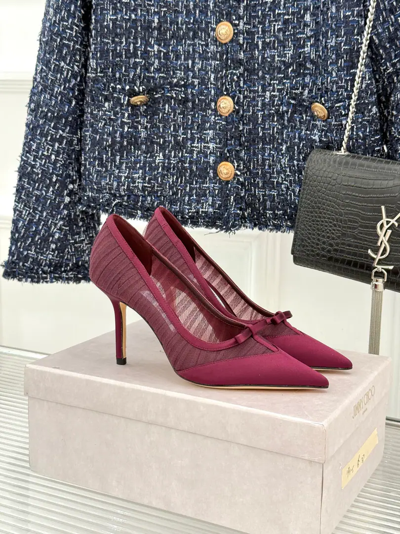 Plant price Jimmy Choo/Jimmy Chow.JC26WFNew Butterfly's got a pair of high heels on the tip of the head. Jimmy Cho Chun-suk's fairy shoes are so precious. The silk veil is so soft. The stylish bows of the stylish butterfly. Sneak the stuns and stretch the legs. The whole day was a rough one. They're so light and like clouds. The dress is a white moon. A little bit of a suit-scratch. You can easily handle dating time. Details are full of high quality. It's the pair of fairy shoes that's missing from the shoe cabinet. Put on your warmth. The most moving flat shoes this year. There's no mistake closing your eyes. The fabric is customized in the original version The inside feet are all sheep's skin. He's tall.: Floor/6.5cm/8.5cm Italian imports are so thick. size: 35-39（40/41Custom） Numbering: 81520260531