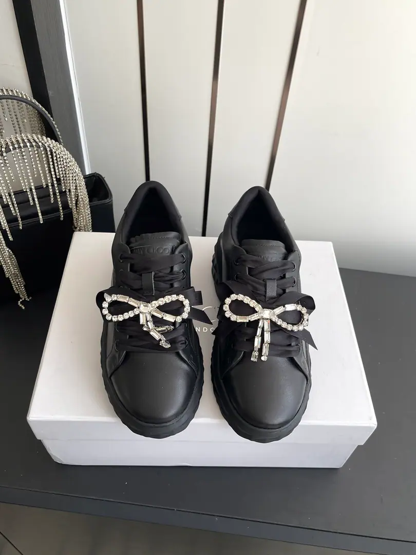 🏧𝐉𝐈𝐌𝐌𝐘 𝐂𝐇𝐎𝐎Chow Yuji. The latest spring and summer.JcNew paragraphDiamond Sports shoes. The shoe face is a customized swirling of Lecca and a little swarthish crystal to the full brand., Tide The soles are brand-based elements that are highly resistant to diamond-shaped plastics. The thinning and height of the soles of the shoe makes it easier for the sight to feel less oppressive than the foot. A fashion., Comfortable., A hundred., ♪ The one that's so luxuriant ♪DiamondThe sneakers are worth it. Fabulous.: Original import of head-level cattle skin Uchi.: The original Lecca is in the air. Otsumi!: Original glass combination bottom Codes: 35-40（40Do it.）