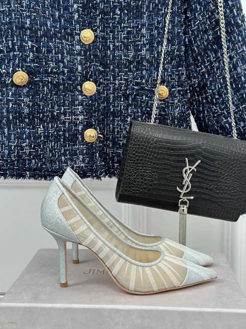 Plant price Jimmy Choo｜Jimmy Chow.LOVEnettle series JCThe shoes are known to be fairies without exception. Especially the splendor. A pure hand-crushing process. It's time-consuming. The veil is hidden. It's a little sexy. It's perfect for a wedding shoe. It's a fairy.🧚‍♀️ The fabric uses the import net veil.➕Flash. The foot is mixed sheep skin. Italian imports of cattle and skin He's tall.: Floor /6.5cm/8.5cm Codes: 35-39（ 40 41 I'll make sure I don't change it.）