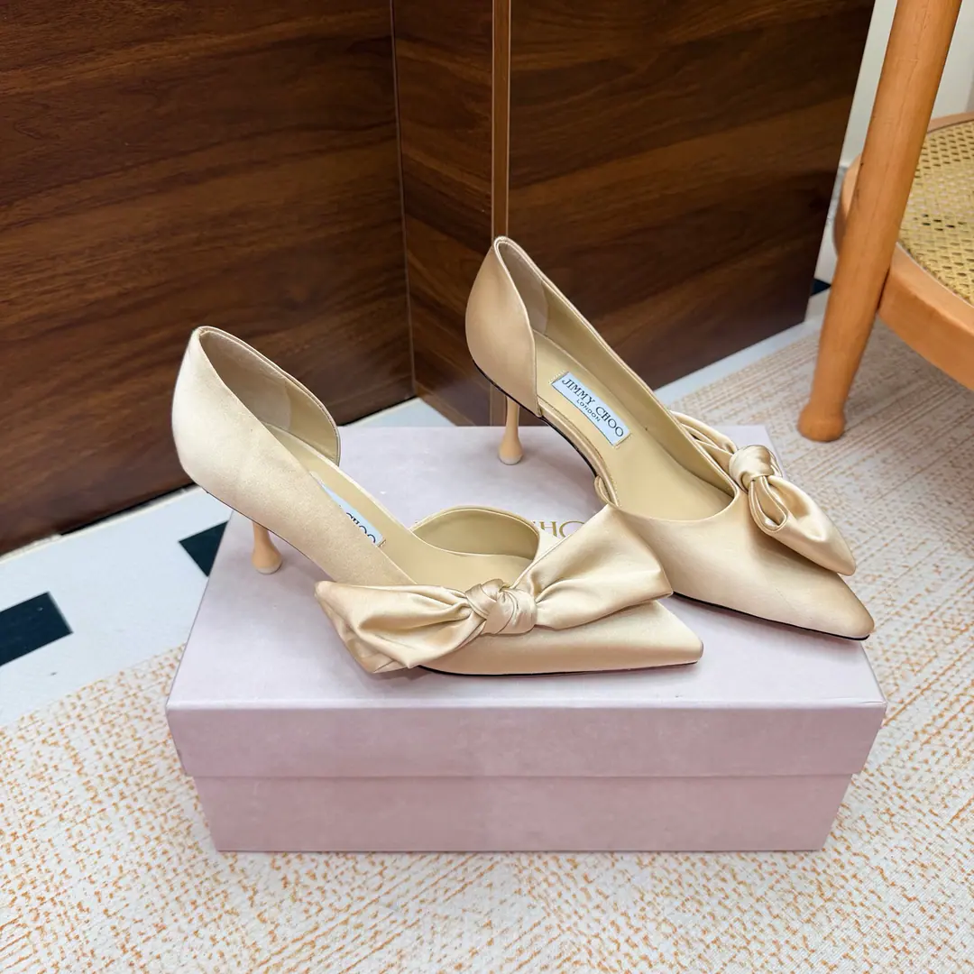 2026Spring and summer.🧡Jimmychoo The layout and details are too elaborate.！Newsull🧡 The side cat and sandals. The most interesting part of this series is the aversion and the small surprise.！ Soft pink can be bold., The color is contagious.. Sandra ChoiMove super-paper peyman into Milan., ♪ All around the green and the flowers ♪, It's like walking into a super-realistic fairyland. This seasonJimmy ChooThe most amazing thing to me is that...“Re-creation of Lacey.”. Metal Shoe Head Collapse, It's no longer just a sign of tenderness., It's deconstructed., String, I'll be the one on the shoe. Fabulous.: Shinseng Uchi.: Imported a parchment. Otsumi!: Import of original Italian cow skin He's tall.: 7cm Codes: 35–42（40 41 42Custom)