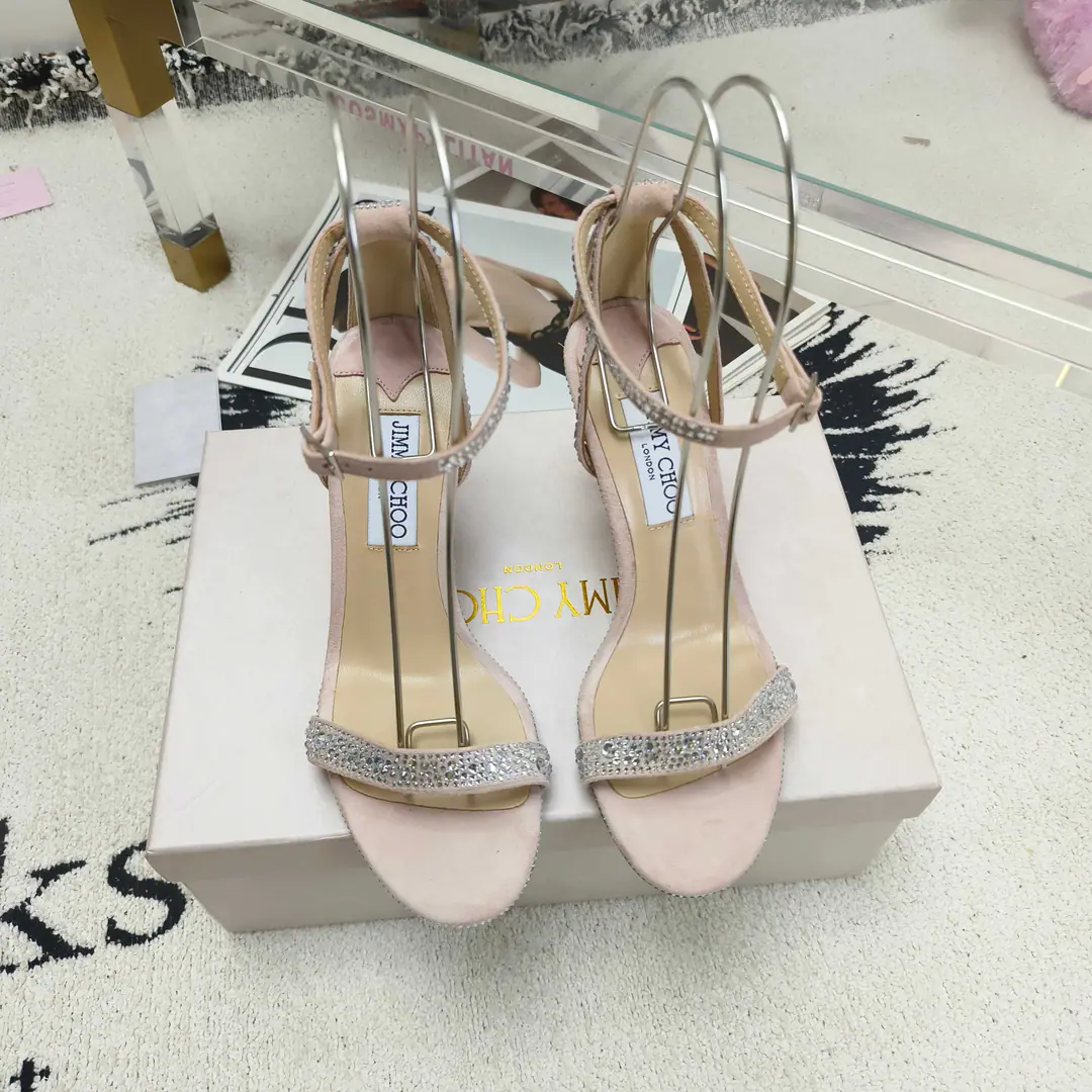 JIMMY CHOO/Jimmy's new one on summer week with high heels., Original set,, Perfect line., Janey's air is a thick and comfortable match., And stretch your legs and you'll see them tall and thin., JCThe sweetest girl I've ever been able to do., And the sexy thing about temptation. Shoe.: Importing the lamb and the oil. Uchi.: Import of sheep skin Otsumi!: Italy is a big-ass country. He's tall.: 8.5/10cm Codes: 35-39（34 40 41 42 Make a no-refund order.）