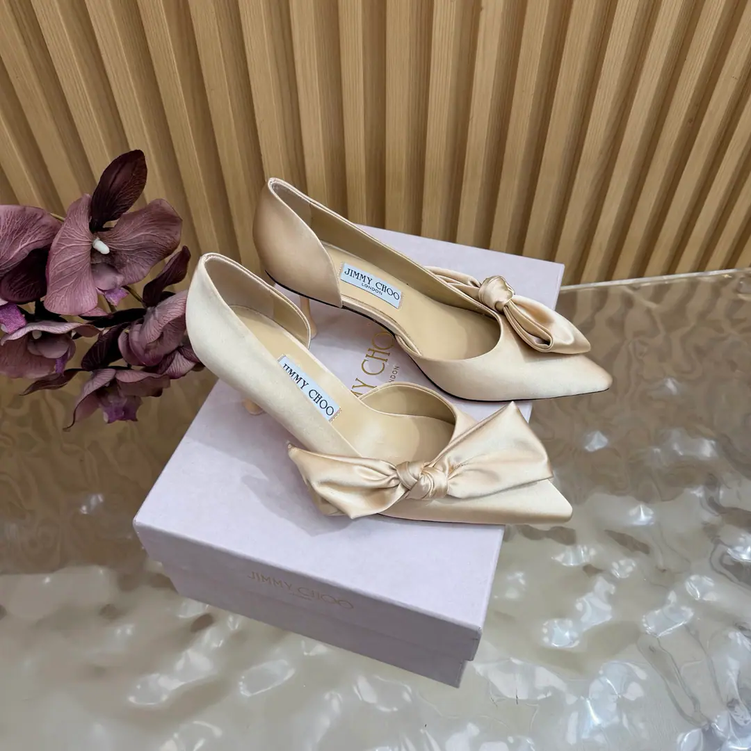 2026Spring and summer.🧡Jimmychoo The layout and details are too elaborate.！Newsull🧡 The side cat and sandals. The most interesting part of this series is the aversion and the small surprise.！ Soft pink can be bold., The color is contagious.. Sandra ChoiMove super-paper peyman into Milan., ♪ All around the green and the flowers ♪, It's like walking into a super-realistic fairyland. This seasonJimmy ChooThe most amazing thing to me is that...“Re-creation of Lacey.”. Metal Shoe Head Collapse, It's no longer just a sign of tenderness., It's deconstructed., String, I'll be the one on the shoe. Fabulous.: Shinseng Uchi.: Imported a parchment. Otsumi!: Import of original Italian cow skin He's tall.: 7cm Codes: 35–42（40 41 42Custom)