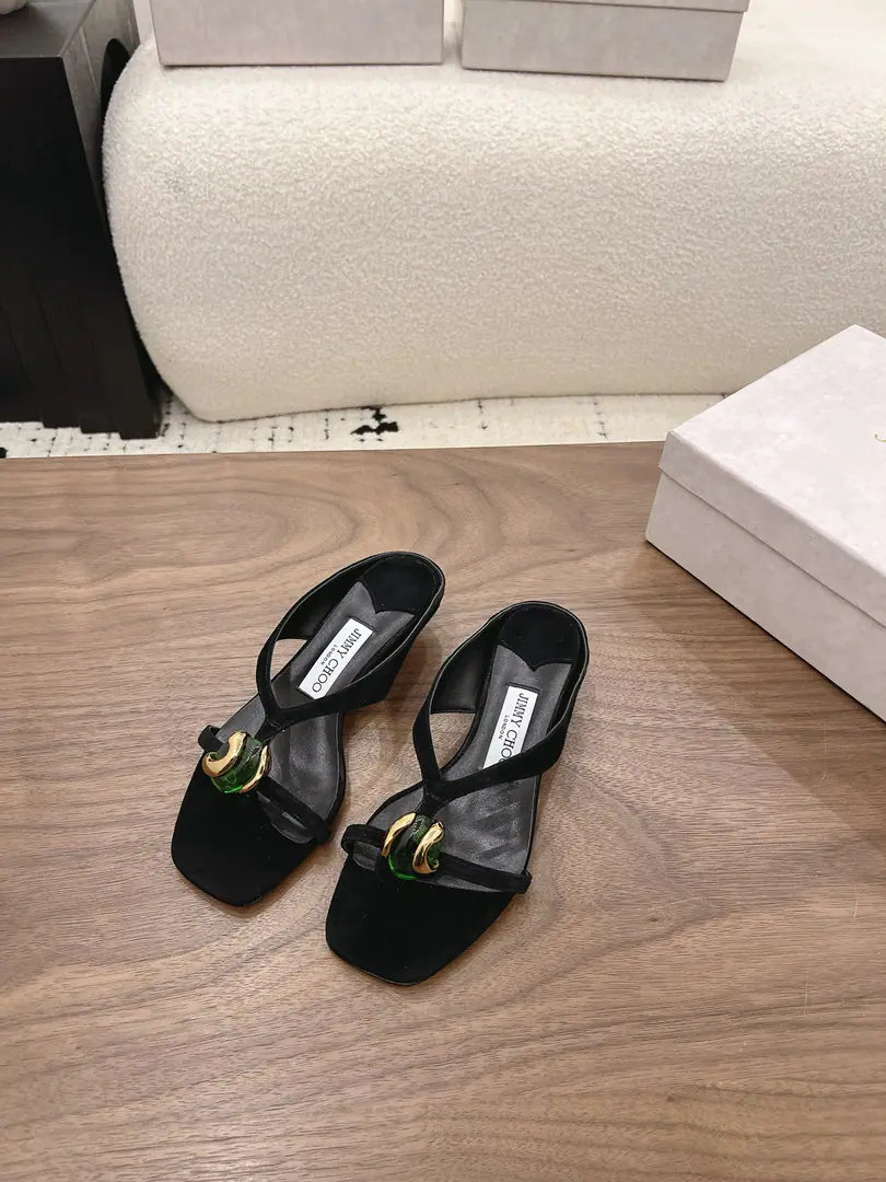 Jimmy Cho*26ssSummer's new gem button. It's a very strong, ancient art., Tiny shoes, your feet., The light-featur is a good quality., The metallic stumps are wrapped in the face of shoes., It's colorful., It's a unique touch of precision.. It's extremely plastic., Pure suit pants., Blank long dress., Jane's straight jeans., It's perfect with a half-breath dress., Daily commute, - Good afternoon, girl., A light business party can be easily managed.. Shoe.: Refraction Uchi.: Lamb skin. Otsumi!: That's a big one. size: 35-41Code（40, 41Code custom is not to be changed）