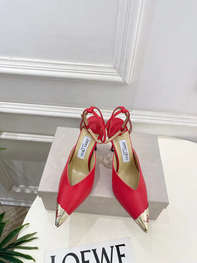 JimmyChoo Jimmy Chow. 26𝐬𝐬 ✨ 2026New The cabinet is up to date.JCMetal heads, heels, sandals. BS- A gift. A super comfortable shoe with its feet., It's been a long time., The charm of fashion begins with the foot., ♪ I'm jealous of my eyes ♪, The sharp heels this year are more rosy., It's starting to lead fashion again., I'll take a look. ！ Shoe.: Original high-prescription leather Uchi.: Imports of sheep's skin Otsumi!: The original Italian is a big one. He's tall.: 10cm Size: 35~39（40.41I'll make sure I don't change it.） Plant price Numbering: 2608045