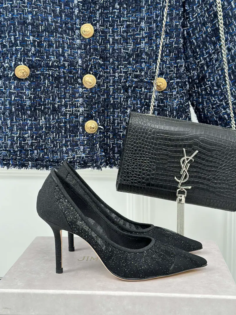 Plant price Jimmy Choo｜Jimmy Chow.LOVEnettle series JCThe shoes are known to be fairies without exception. Especially the splendor. A pure hand-crushing process. It's time-consuming. The veil is hidden. It's a little sexy. It's perfect for a wedding shoe. It's a fairy.🧚‍♀️ The fabric uses the import net veil.➕Flash. The foot is mixed sheep skin. Italian imports of cattle and skin He's tall.: Floor /6.5cm/8.5cm Codes: 35-39（ 40 41 I'll make sure I don't change it.）