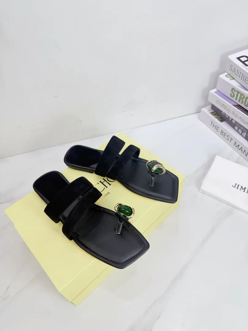 Get out of the factory. JIMMY CHOO(Jimmy Chow.) 💝💝💝It's a very comprehensive fashion brand., Hong Kong,The big fashion blogger and star of America has a high profile for women., - It's a game., The pair of sandals in the back of the heel.. Australian pointer. Circle Head, Header Series, It's beautiful., Loved grace., ♪ Love the future of the smug ♪, Just looking at it and wanting to have it right away., But a pair of fine heels is a trick.～～～～～～～～～～～～～～～～～ 💝It's a series of great things., A lady of no concern., And then they create a different overall effect., Jimmy Choo Designing something that inspires women to remain unattractive.💝💝💝 1⃣️Fabulous.: Import of sheep 2⃣️Uchi.: Imported a parchment. Super soft and delicate. 3⃣️Otsumi!: The original Italian is really colory. 4⃣️Codes: 35One.39(40.41.42.Custom)