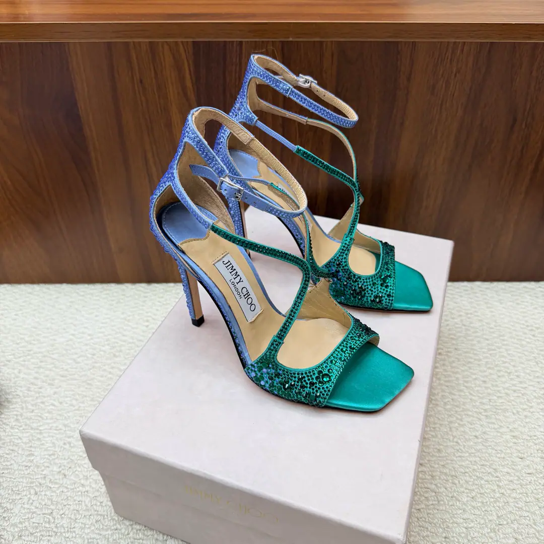 Aquatic Star🌃 ⚠️The first edition of the market exclusive high. 2025New Colour 🎀Jimmy Choo🎀Morten's shoe., The street tap.SAECrystal chains, heels. Trailer Series Fancy scalding diamond. - The rainbows. It's down. （The whole shoe is schwarochian.）Personal sandals., 99％ A unique individual., Add1%It's a great inspiration., It's full of movies., You'll be a big piece in seconds.. Light it up., Show off., Romantic writing is ready., Lighten up your good mood.. ➰Heel is a man-made drill., Original custom-made crystal drilling necklace embedded in secret, Weave the starlight screens. Fabulous.: It's a very high-quality silk drill. Inner: - Good little sheep. Otsumi!: Italy IIIATier cattle skin. He's tall.: 10cm Codes: 35－39 （40, 41, 42 I'll make sure I don't change it.）