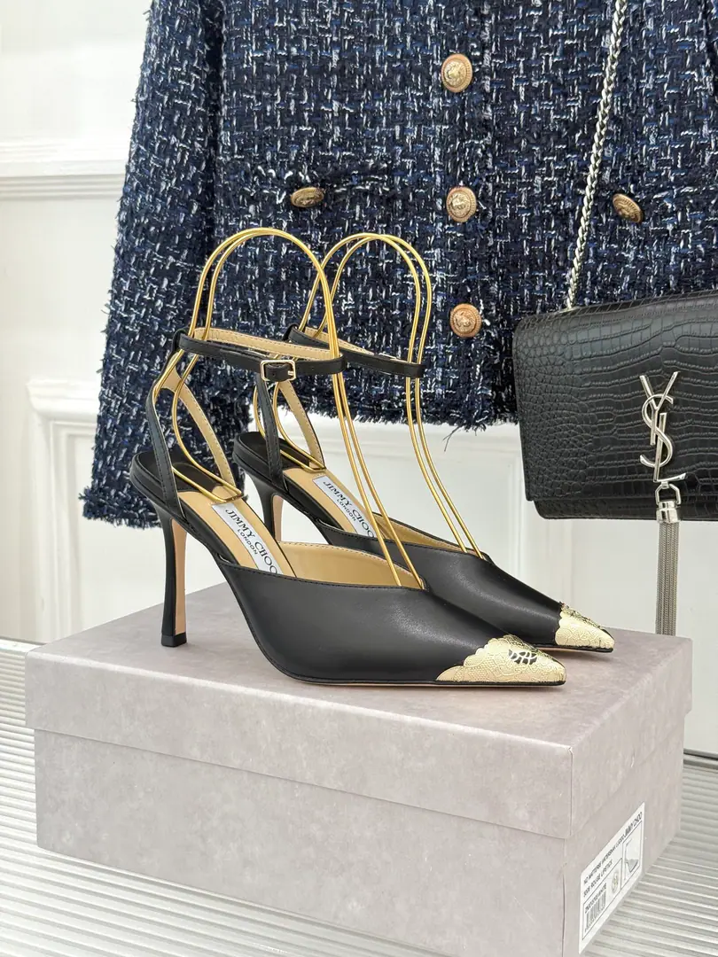 Plant price Jimmy Choo/Jimmy Chow.26WFNew The leather metal head heels. All metal shoeheads are open. The bright-looking cow skin is delicate and sophisticated. The stylish heights and the snuggles. A word of tripping is simple and airy. The first time I'm going to be the big lady in the air. I'm just gonna get my skirt and get my breath up. A suit with a good style and a tweak. The fratricidal crafts are so sophisticated. Dinners are easy to run. The shoe-shoes fit the bows. ♪ Low-key luxury ♪ ♪ In my bones ♪ Autumn and winter shoe cabinets with treasure money. Take a good taste of the French way. A hundred sets of styles and styles. Classic design never goes out of date. You won't step on a thunderstorm. Unlock the high-level atmosphere. Who wears a dress? Hold the entire aerobics. Facework customized leather with original The inside feet are all sheep's skin. Italian imports are so thick. size: 35-39（34/40/41Custom） Numbering: 95620260818