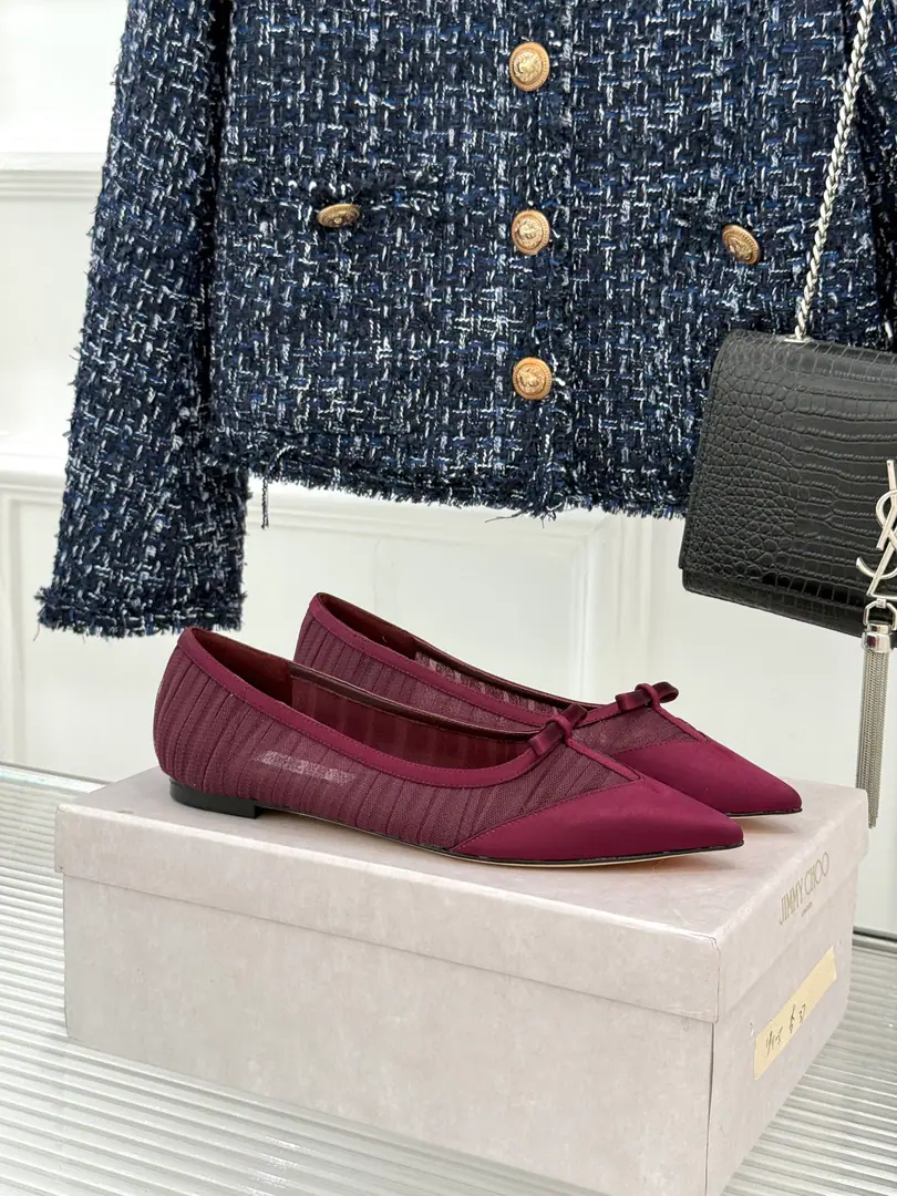 Plant price Jimmy Choo/Jimmy Chow.JC26WFNew Butterfly's got a pair of high heels on the tip of the head. Jimmy Cho Chun-suk's fairy shoes are so precious. The silk veil is so soft. The stylish bows of the stylish butterfly. Sneak the stuns and stretch the legs. The whole day was a rough one. They're so light and like clouds. The dress is a white moon. A little bit of a suit-scratch. You can easily handle dating time. Details are full of high quality. It's the pair of fairy shoes that's missing from the shoe cabinet. Put on your warmth. The most moving flat shoes this year. There's no mistake closing your eyes. The fabric is customized in the original version The inside feet are all sheep's skin. He's tall.: Floor/6.5cm/8.5cm Italian imports are so thick. size: 35-39（40/41Custom） Numbering: 81520260531
