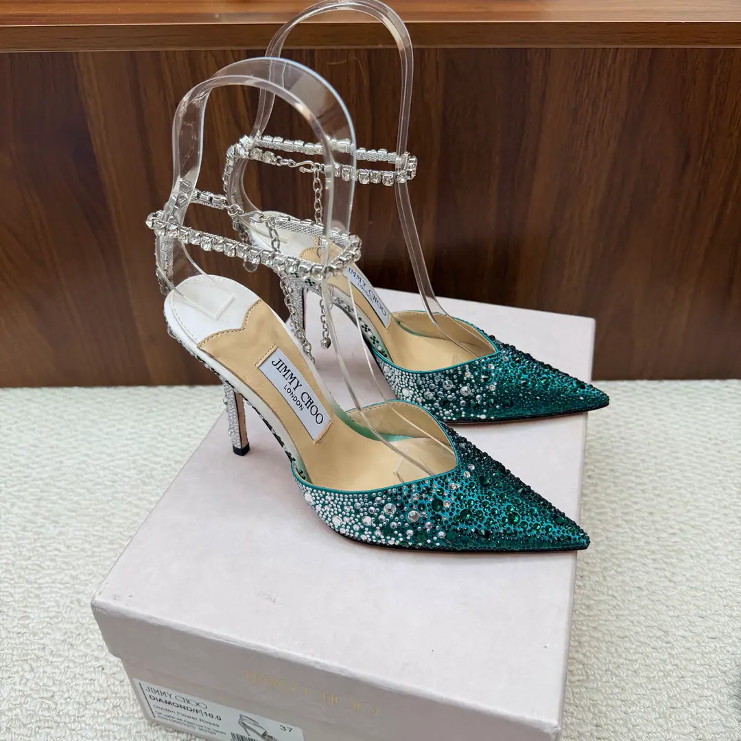 Aquatic Star🌃 ⚠️2026New Colour 🎀Jimmy Choo🎀Morten's shoe., The street tap.SAECrystal chains, heels. Trailer Series Fancy scalding diamond. - The rainbows. （The whole shoe is schwarochian.）Personal sandals., 99％ A unique individual., Add1%It's a great inspiration., It's full of movies., You'll be a big piece in seconds.. Light it up., Show off., Romantic writing is ready., Lighten up your good mood.. ➰Heel is a man-made drill., Original custom-made crystal drilling necklace embedded in secret, Weave the starlight screens. Fabulous.: It's a very high-quality silk drill. Inner: - Good little sheep. Otsumi!: Italy IIIATier cattle skin. He's tall.: 10cm Codes: 35－39 （40, 41, 42 I'll make sure I don't change it.）