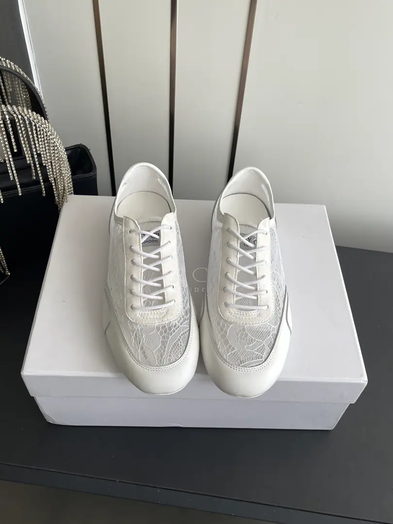 🏧𝐉𝐈𝐌𝐌𝐘 𝐂𝐇𝐎𝐎Jimmy.•Week ♪ The latest spring and summer ♪Sunny FThe German training series has a new boot. BrandLogo3DStereoprinting technology Shoes face customize calf skins with original➕Lamb, combined with a combination of rubber soles and a staircase.🎵Comfortable and light-shoeed look thin.✨And the stamina and buffer effect of the smooth and cozy is a fashionable charm.！ Shoe.: Import sheep,➕Import of lace Otsumi!: Rubber Bottom（It's so light.·Slide-proof） Foot.: PUShoe pads.➕A sheep's skin cushion. Codes: 35-40（40 Do it.）
