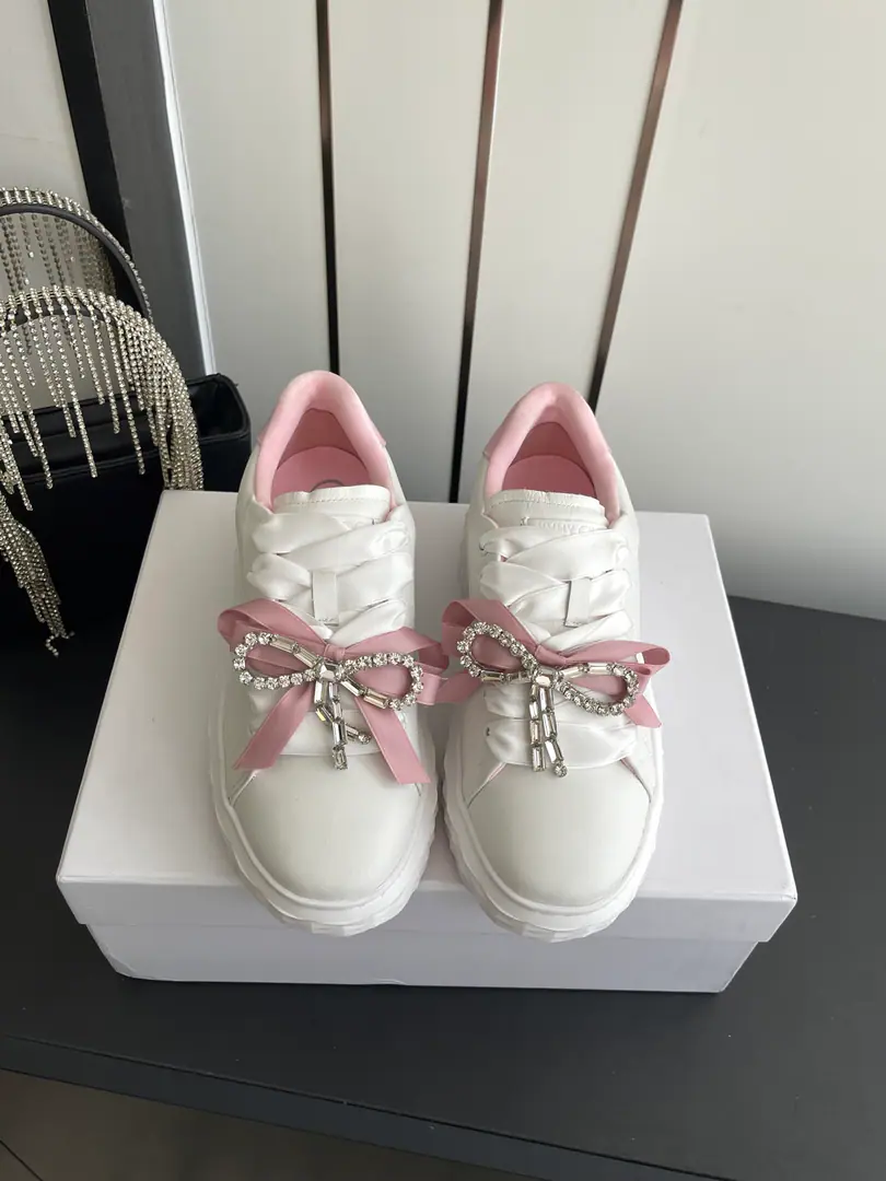 🏧𝐉𝐈𝐌𝐌𝐘 𝐂𝐇𝐎𝐎Chow Yuji. The latest spring and summer.JcNew paragraphDiamond Sports shoes. The shoe face is a customized swirling of Lecca and a little swarthish crystal to the full brand., Tide The soles are brand-based elements that are highly resistant to diamond-shaped plastics. The thinning and height of the soles of the shoe makes it easier for the sight to feel less oppressive than the foot. A fashion., Comfortable., A hundred., ♪ The one that's so luxuriant ♪DiamondThe sneakers are worth it. Fabulous.: Original import of head-level cattle skin Uchi.: The original Lecca is in the air. Otsumi!: Original glass combination bottom Codes: 35-40（40Do it.）