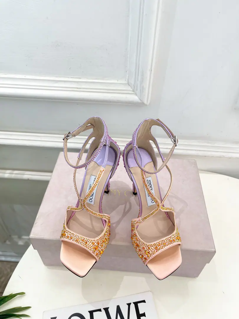 JimmyChoo Jimmy Chow. 26𝐬𝐬 ✨ 2026New The cabinet is up to date.JCThe fish with the high-mouthed heel of sandals. BS- A gift. A super comfortable shoe with its feet., It's been a long time., The charm of fashion begins with the foot., ♪ I'm jealous of my eyes ♪, The sharp heels this year are more rosy., It's starting to lead fashion again., I'll take a look. ！ Shoe.: Original high-prescription fabric Uchi.: Imports of sheep's skin Otsumi!: The original Italian is a big one. He's tall.: 10cm Size: 35~39（40.41I'll make sure I don't change it.） Plant price Numbering: 2608045