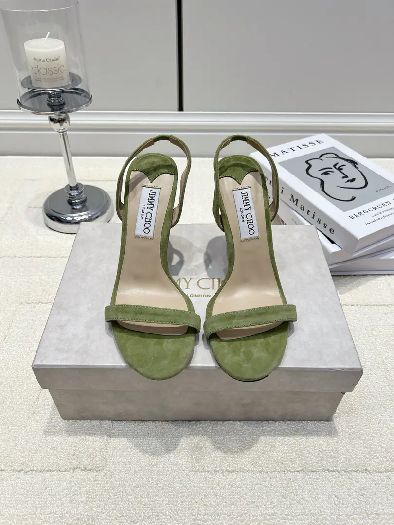 G Jimmy ChooA green sheep with a high heels.26ss Summer cures tea green These sandals are so soft and so foul. Low-saturated tea with a big green color., The yellow skin looks bright on its feet., It's fresh and unpopular. Classic toe-strap., I'm gonna show my feet., Just pull the legs off. Back trip tape adjustable buttons, It's not falling., I'll say goodbye to my feet and troubles. The high-level atmosphere is full of fuzzy surfaces., Take a picture., The mood is just a matter of time. With a long, long, flowery dress., A vacation garter., Jane's white dress., The loose legs are perfect for them. Tea date., The beach., A light dinner., It's just a little girl party. ▪Shoe.: The sheep, the revel. ▪Foot.: In the sheep's skin. ▪Otsumi!: That's a big one. ▪Codes: 34-42（34.40.41.42I'll make sure I don't change it.）
