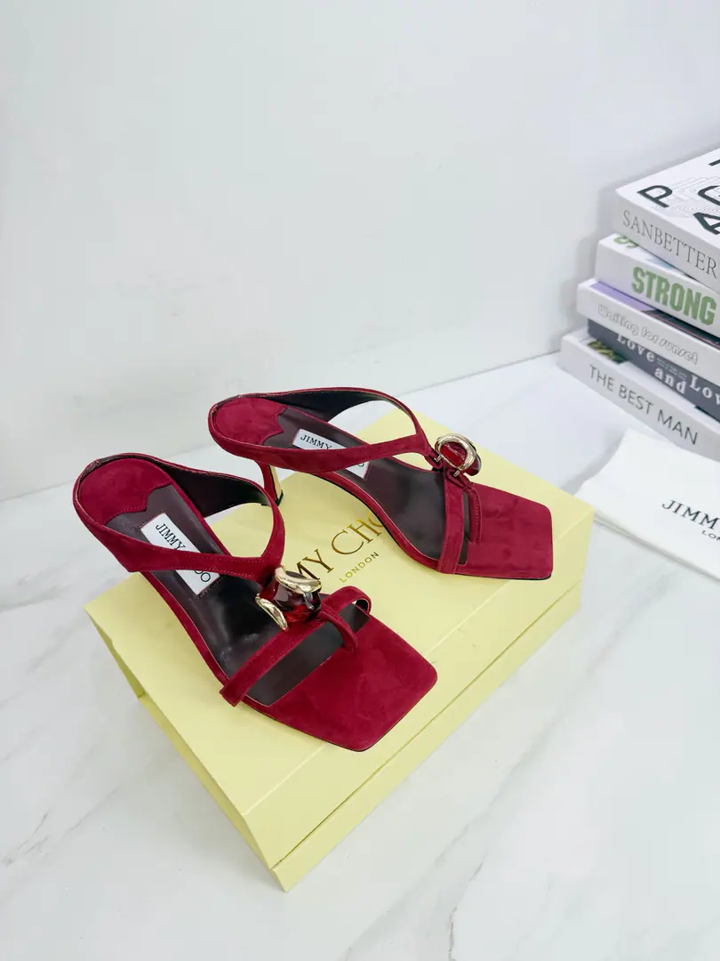 Get out of the factory. JIMMY CHOO(Jimmy Chow.) 💝💝💝It's a very comprehensive fashion brand., Hong Kong,The big fashion blogger and star of America has a high profile for women., - It's a game., The pair of sandals in the back of the heel.. Australian pointer. Circle Head, Header Series, It's beautiful., Loved grace., ♪ Love the future of the smug ♪, Just looking at it and wanting to have it right away., But a pair of fine heels is a trick.～～～～～～～～～～～～～～～～～ 💝It's a series of great things., A lady of no concern., And then they create a different overall effect., Jimmy Choo Designing something that inspires women to remain unattractive.💝💝💝 1⃣️Fabulous.: Import of sheep 2⃣️Uchi.: Imported a parchment. Super soft and delicate. 3⃣️Otsumi!: The original Italian is really colory. He's tall.6.5 4⃣️Codes: 35One.39(40.41.42.Custom)