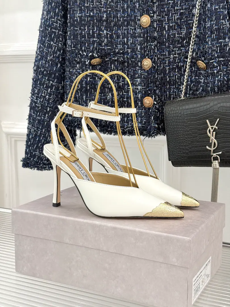 Plant price Jimmy Choo/Jimmy Chow.26WFNew The leather metal head heels. All metal shoeheads are open. The bright-looking cow skin is delicate and sophisticated. The stylish heights and the snuggles. A word of tripping is simple and airy. The first time I'm going to be the big lady in the air. I'm just gonna get my skirt and get my breath up. A suit with a good style and a tweak. The fratricidal crafts are so sophisticated. Dinners are easy to run. The shoe-shoes fit the bows. ♪ Low-key luxury ♪ ♪ In my bones ♪ Autumn and winter shoe cabinets with treasure money. Take a good taste of the French way. A hundred sets of styles and styles. Classic design never goes out of date. You won't step on a thunderstorm. Unlock the high-level atmosphere. Who wears a dress? Hold the entire aerobics. Facework customized leather with original The inside feet are all sheep's skin. Italian imports are so thick. size: 35-39（34/40/41Custom） Numbering: 95620260818