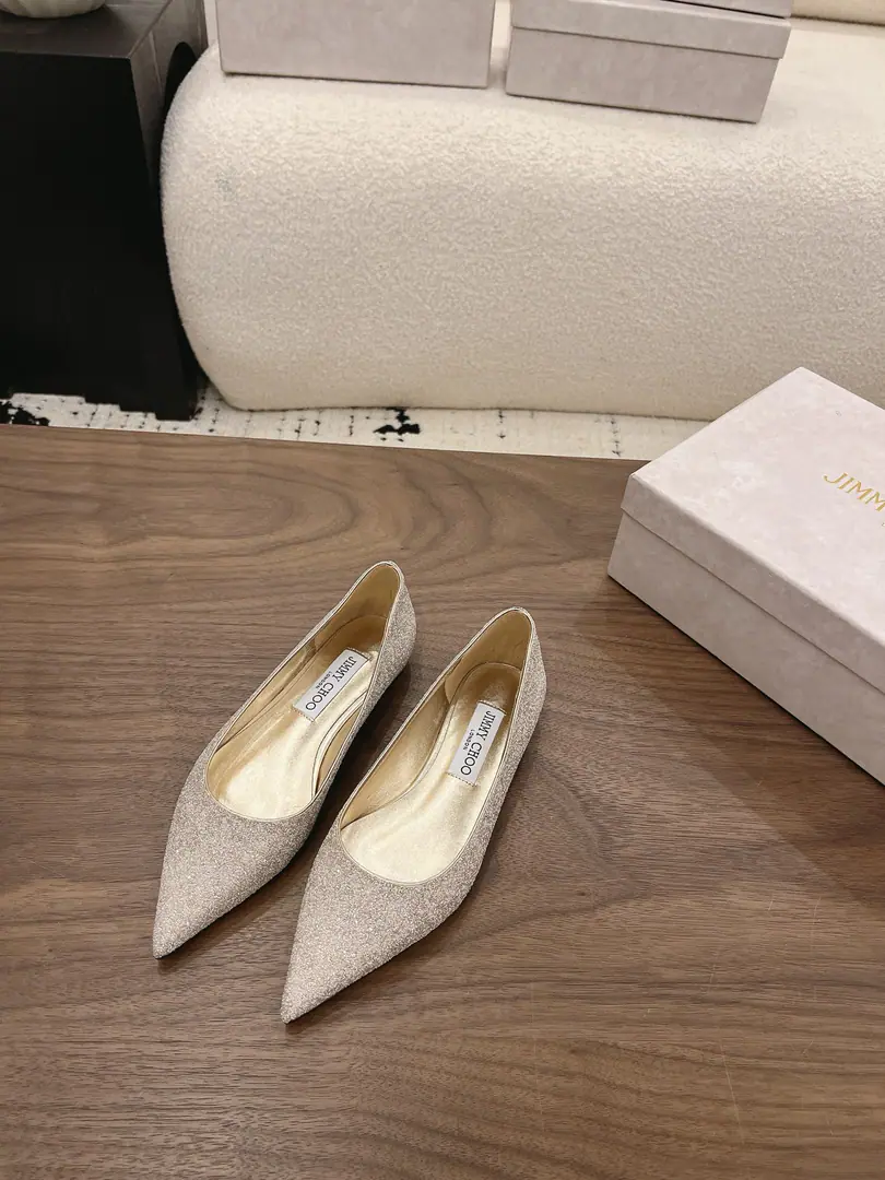 Jimmy Cho* 26SSThe new early spring is a sharp-headed heel. A lot of flashy glithery., The upper foot is the starlight that walks. °It's a good one., Super-shoes are perfected straight to their feet., The thin and the second is bigger than the legs., Walking to the ground., The gold is really in the skin., I'm so full of texture., The feet are soft., He's been walking away for a day without a wedding., Dinner dress., I'm gonna take a ride with you in a suit., It's a good setup., I'm so sick of crying.. Every girl should have a pair of her own.Jimmy Choo, Put the starlight on your feet., ♪ Every step of the way ♪！ Shoe.: Gretel. Uchi.: Lamb skin. Otsumi!: That's a big one. size: 35-41Code（40, 41Code custom is not to be changed） He's tall.: 6.5cm/1cm