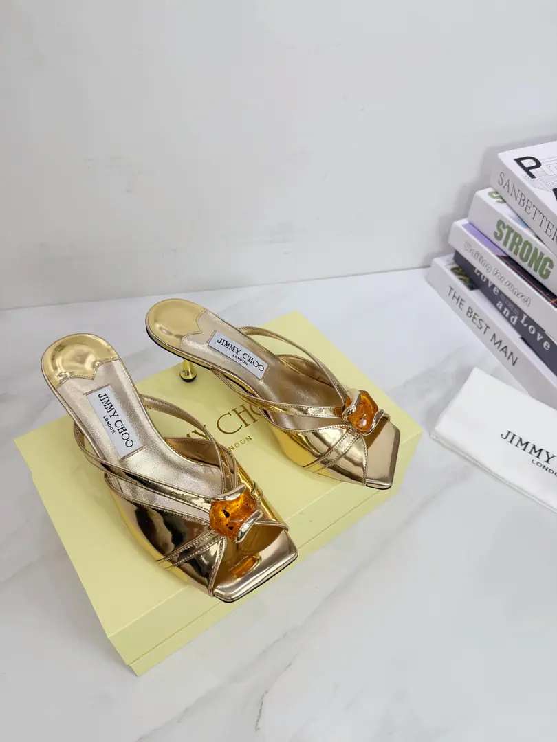 Get out of the factory. JIMMY CHOO(Jimmy Chow.) 💝💝💝It's a very comprehensive fashion brand., Hong Kong,The big fashion blogger and star of America has a high profile for women., - It's a game., The pair of sandals in the back of the heel.. Australian pointer. Circle Head, Header Series, It's beautiful., Loved grace., ♪ Love the future of the smug ♪, Just looking at it and wanting to have it right away., But a pair of fine heels is a trick.～～～～～～～～～～～～～～～～～ 💝It's a series of great things., A lady of no concern., And then they create a different overall effect., Jimmy Choo Designing something that inspires women to remain unattractive.💝💝💝 1⃣️Fabulous.: Import metal paints 2⃣️Uchi.: Imported a parchment. Super soft and delicate. 3⃣️Otsumi!: The original Italian is really colory. He's tall.6.5 4⃣️Codes: 35One.39(40.41.42.Custom)