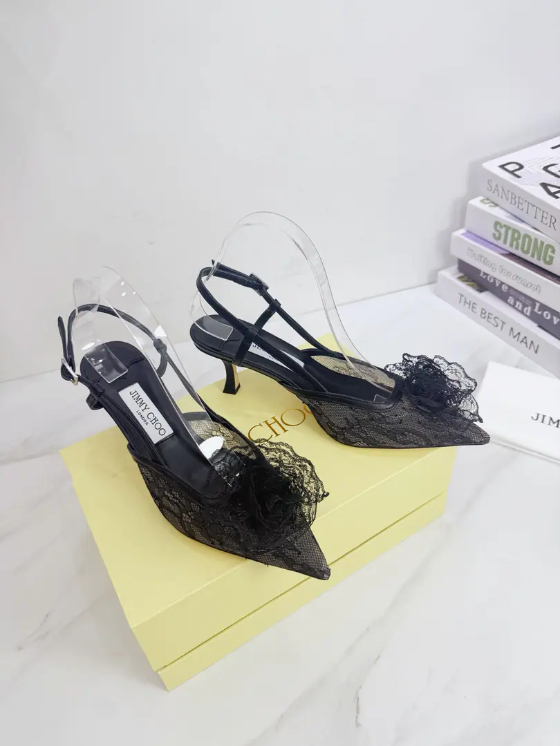 Get out of the factory. JIMMY CHOO(Jimmy Chow.) 💝💝💝It's a very comprehensive fashion brand., Hong Kong,The big fashion blogger and star of America has a high profile for women., - It's a game., The pair of sandals in the back of the heel.. Australian pointer. Circle Head, Header Series, It's beautiful., Loved grace., ♪ Love the future of the smug ♪, Just looking at it and wanting to have it right away., But a pair of fine heels is a trick.～～～～～～～～～～～～～～～～～ 💝It's a series of great things., A lady of no concern., And then they create a different overall effect., Jimmy Choo Designing something that inspires women to remain unattractive.💝💝💝 1⃣️Fabulous.: Imported silk nets 2⃣️Uchi.: Imported a parchment. Super soft and delicate. 3⃣️Otsumi!: The original Italian is really colory. He's tall.6.5 4⃣️Codes: 35One.39(40.41.42.Custom)