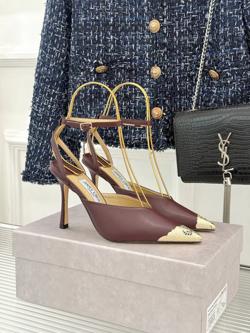 Plant price Jimmy Choo/Jimmy Chow.26WFNew The leather metal head heels. All metal shoeheads are open. The bright-looking cow skin is delicate and sophisticated. The stylish heights and the snuggles. A word of tripping is simple and airy. The first time I'm going to be the big lady in the air. I'm just gonna get my skirt and get my breath up. A suit with a good style and a tweak. The fratricidal crafts are so sophisticated. Dinners are easy to run. The shoe-shoes fit the bows. ♪ Low-key luxury ♪ ♪ In my bones ♪ Autumn and winter shoe cabinets with treasure money. Take a good taste of the French way. A hundred sets of styles and styles. Classic design never goes out of date. You won't step on a thunderstorm. Unlock the high-level atmosphere. Who wears a dress? Hold the entire aerobics. Facework customized leather with original The inside feet are all sheep's skin. Italian imports are so thick. size: 35-39（34/40/41Custom） Numbering: 95620260818