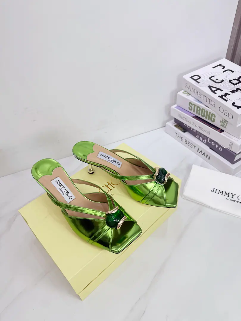 Get out of the factory. JIMMY CHOO(Jimmy Chow.) 💝💝💝It's a very comprehensive fashion brand., Hong Kong,The big fashion blogger and star of America has a high profile for women., - It's a game., The pair of sandals in the back of the heel.. Australian pointer. Circle Head, Header Series, It's beautiful., Loved grace., ♪ Love the future of the smug ♪, Just looking at it and wanting to have it right away., But a pair of fine heels is a trick.～～～～～～～～～～～～～～～～～ 💝It's a series of great things., A lady of no concern., And then they create a different overall effect., Jimmy Choo Designing something that inspires women to remain unattractive.💝💝💝 1⃣️Fabulous.: Import metal paints 2⃣️Uchi.: Imported a parchment. Super soft and delicate. 3⃣️Otsumi!: The original Italian is really colory. He's tall.6.5 4⃣️Codes: 35One.39(40.41.42.Custom)