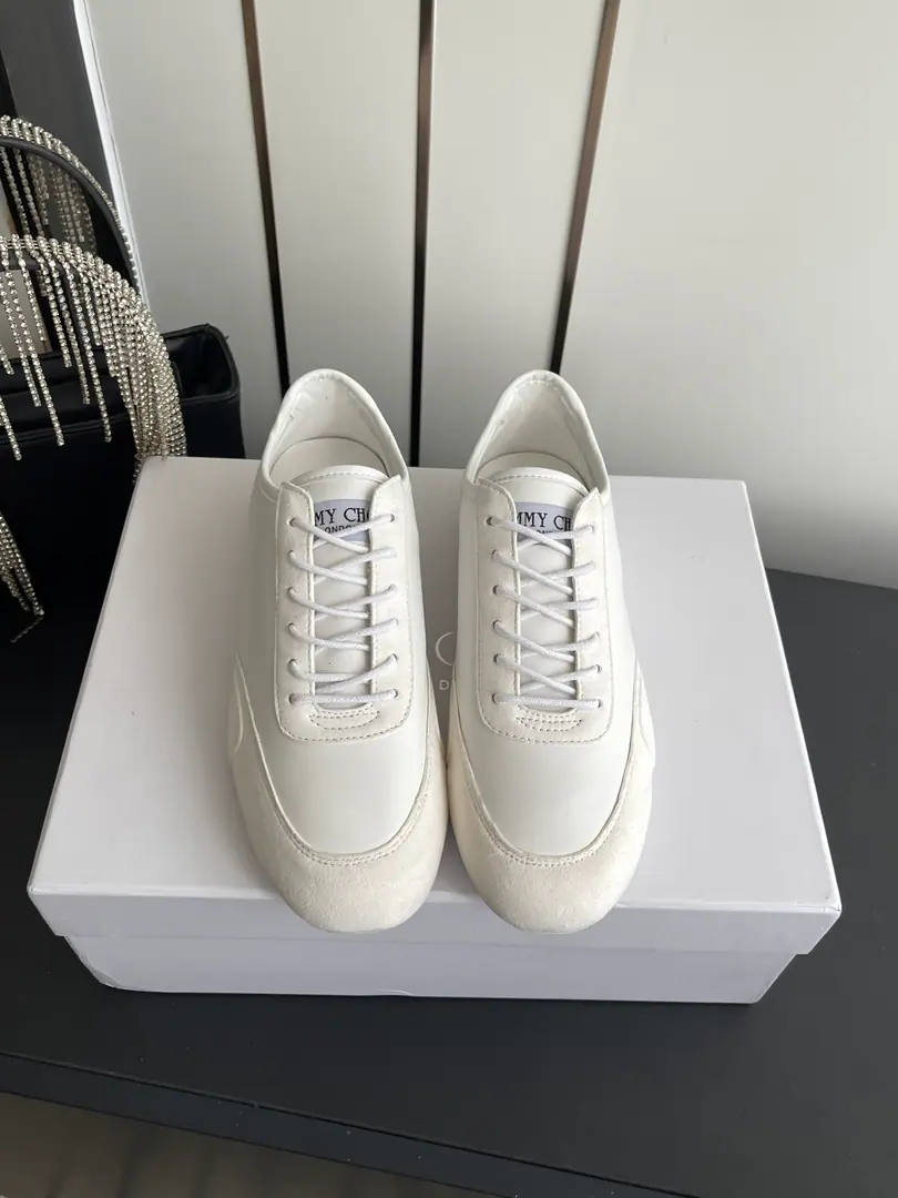🏧𝐉𝐈𝐌𝐌𝐘 𝐂𝐇𝐎𝐎Jimmy.•Week ♪ The latest spring and summer ♪Sunny FThe series of sports shoes are on fire. BrandLogo3DStereoprinting technology Shoes face customize calf skins with original➕Lamb, combined with a combination of rubber soles and a staircase.🎵Comfortable and light-shoeed look thin.✨And the stamina and buffer effect of the smooth and cozy is a fashionable charm.！ Shoe.: Head-decked cow skin.➕Import sheep, Otsumi!: Rubber Bottom（It's so light.·Slide-proof） Foot.: PUShoe pads.➕A sheep's skin cushion. Codes: 35-40（40Do it.）