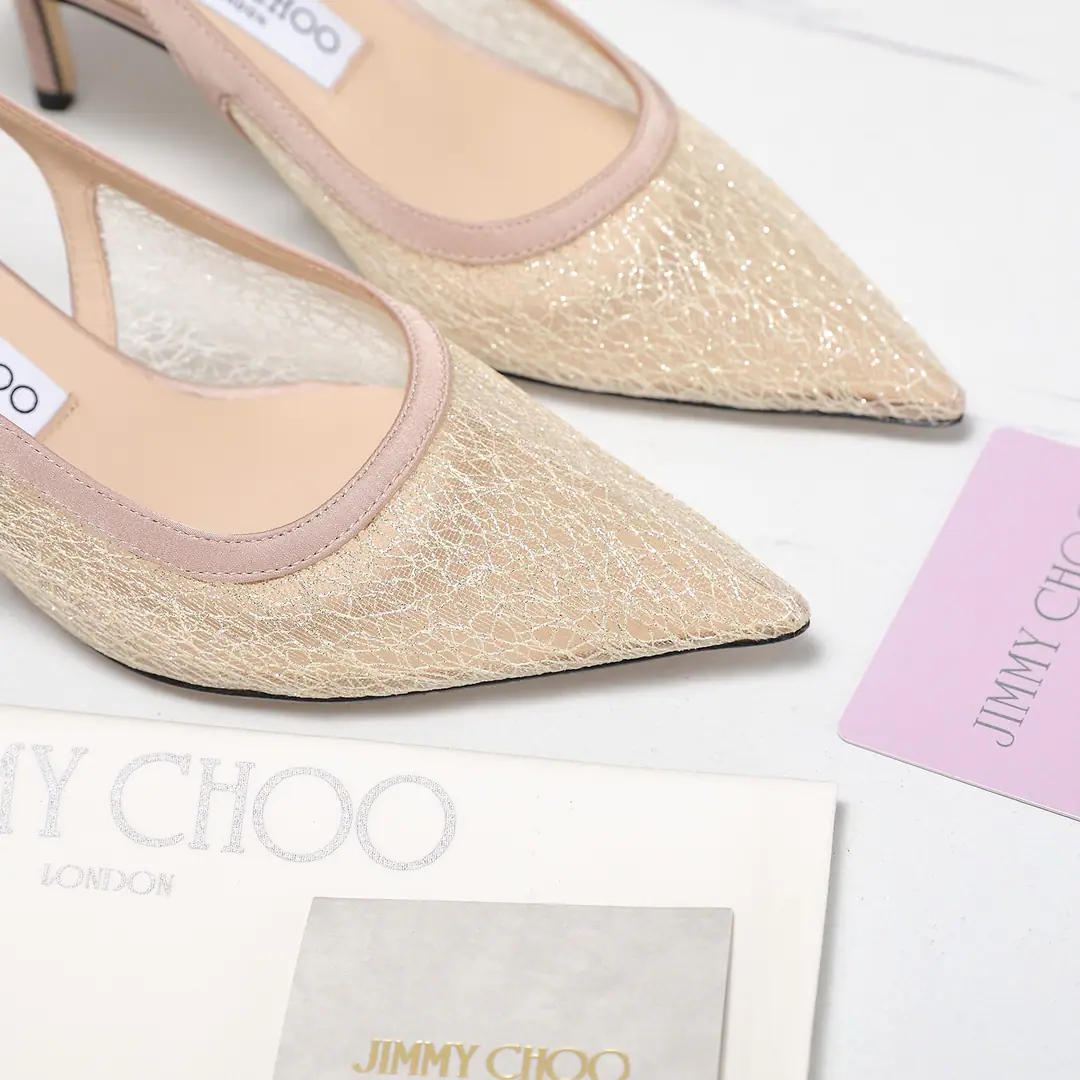 Maximum Version💯💯💯 Jimmy ChooNewest tow 2026ssThe netting is hot and empty. ⚡Jimmy Chow.LOVEnettle series JCThe shoes are known to be fairies without exception. Especially the splendor. A pure hand-crushing process. It's time-consuming. The veil is hidden. It's a little sexy. It's perfect for a wedding shoe. It's a fairy.🧚‍♀️ The fabric uses the import net veil.➕Schwartz. The foot is mixed sheep skin. Italian imports of cattle and skin He's tall.: 6.5cm Codes: 35-42（ 41/42 I'll make sure I don't change it.） Plant