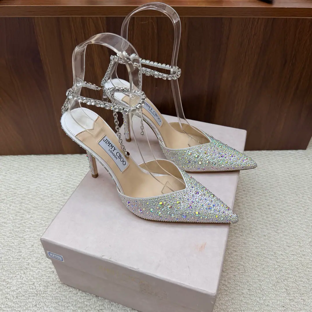 Aquatic Star🌃 ⚠️2026New Colour 🎀Jimmy Choo🎀Morten's shoe., The street tap.SAECrystal chains, heels. Trailer Series Fancy scalding diamond. - The rainbows. （The whole shoe is schwarochian.）Personal sandals., 99％ A unique individual., Add1%It's a great inspiration., It's full of movies., You'll be a big piece in seconds.. Light it up., Show off., Romantic writing is ready., Lighten up your good mood.. ➰Heel is a man-made drill., Original custom-made crystal drilling necklace embedded in secret, Weave the starlight screens. Fabulous.: It's a very high-quality silk drill. Inner: - Good little sheep. Otsumi!: Italy IIIATier cattle skin. He's tall.: 10cm Codes: 35－39 （40, 41, 42 I'll make sure I don't change it.）